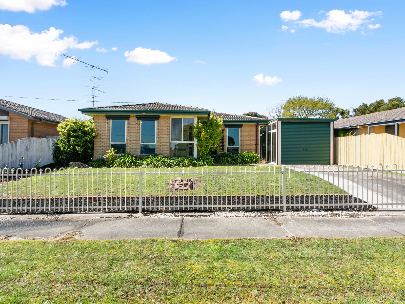 10 Sheoke Grove, Churchill, VIC 3842, Churchill - Thumbnail 2