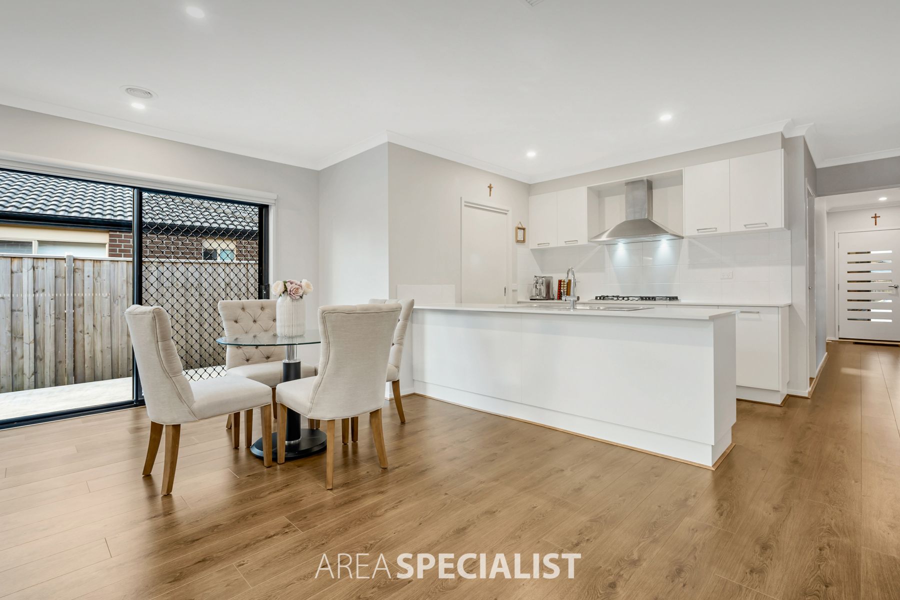 8 Hekela Street, Clyde North, VIC 3978, Clyde North - Thumbnail 5