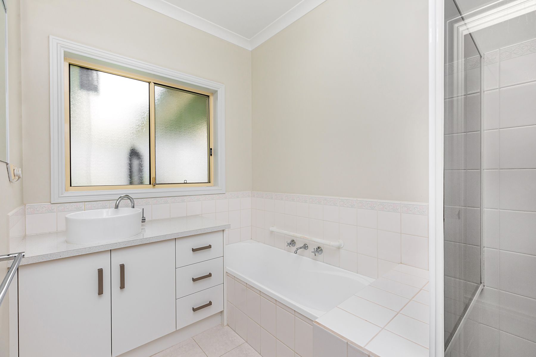 61 Broad Parade, Spring Gully VIC 3550, Spring Gully - Thumbnail 4