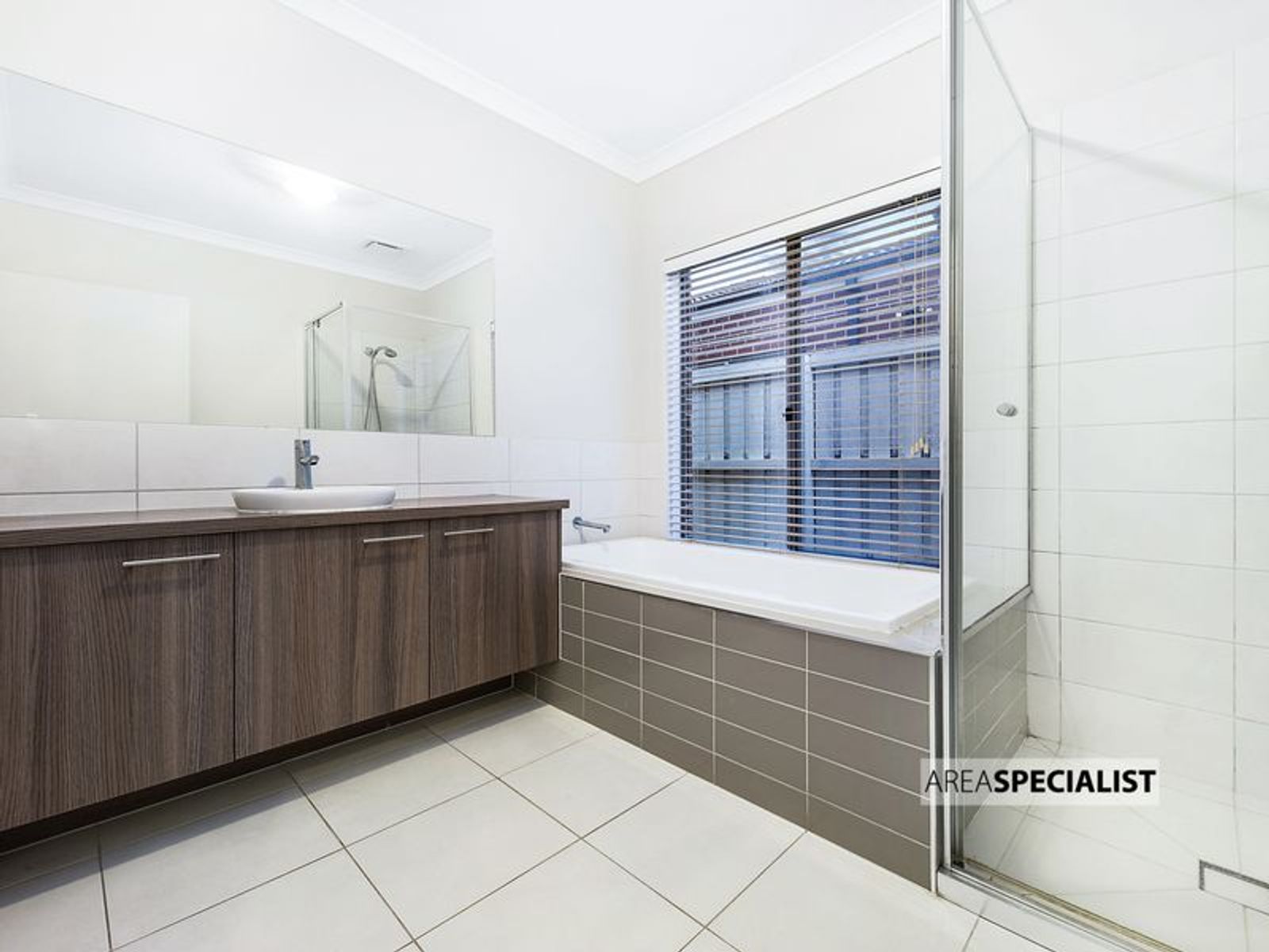 6 Cemetine Terrace, Cranbourne, VIC 3977, Cranbourne - Thumbnail 3