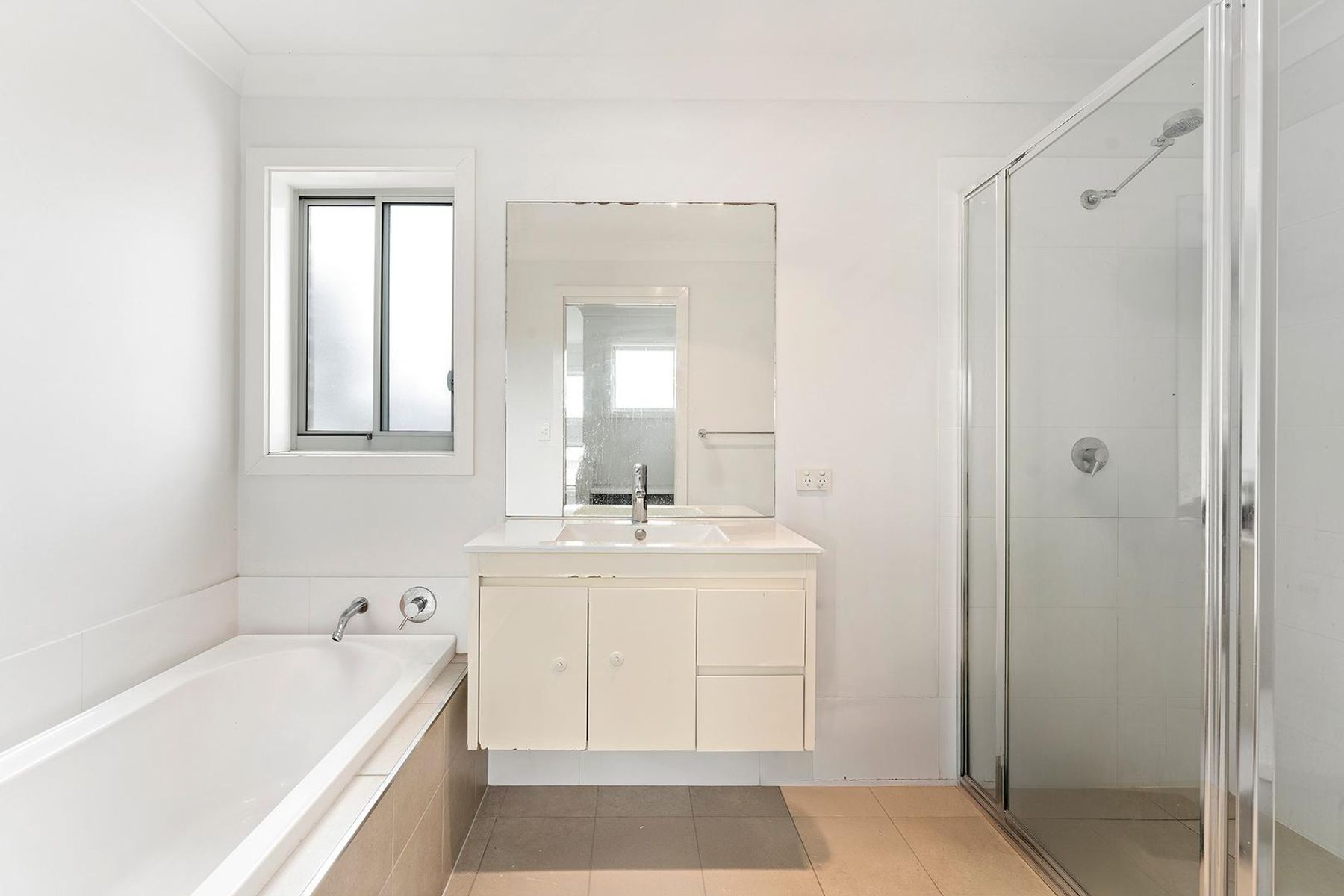 2/60 Kingston Street, Oak Flats NSW 2529, Oak Flats - Thumbnail 3