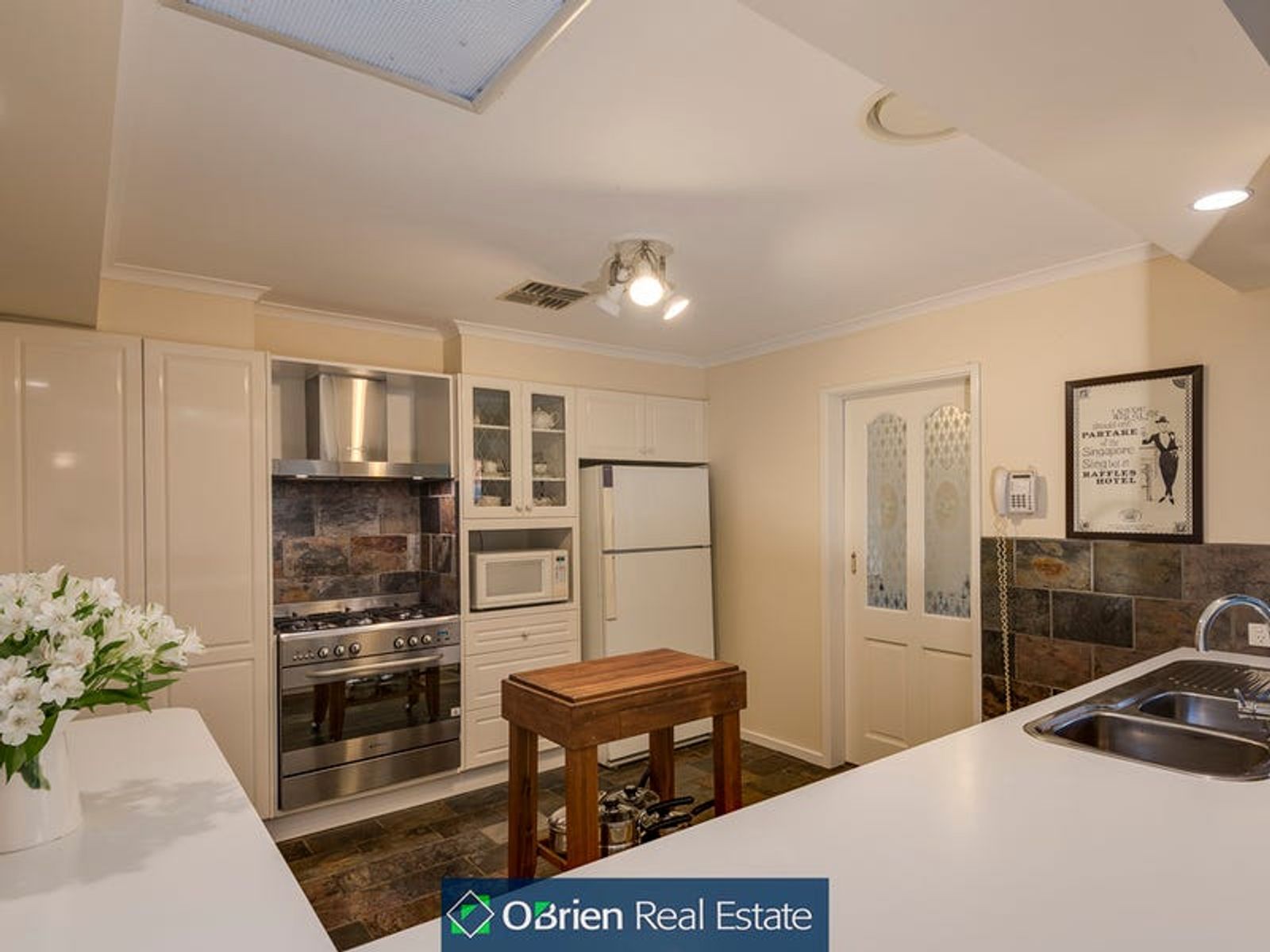 23 Joseph Banks Crescent, Endeavour Hills, VIC 3802, Endeavour Hills - Thumbnail 3