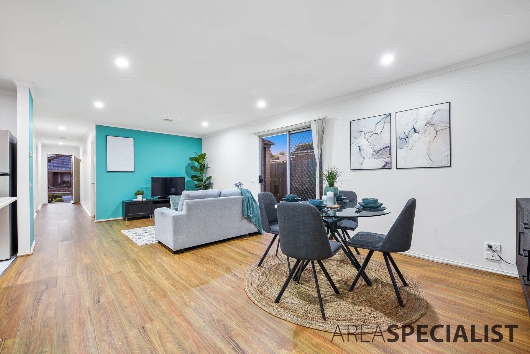 64 Kingdom Drive, Cranbourne, Cranbourne - Thumbnail 5