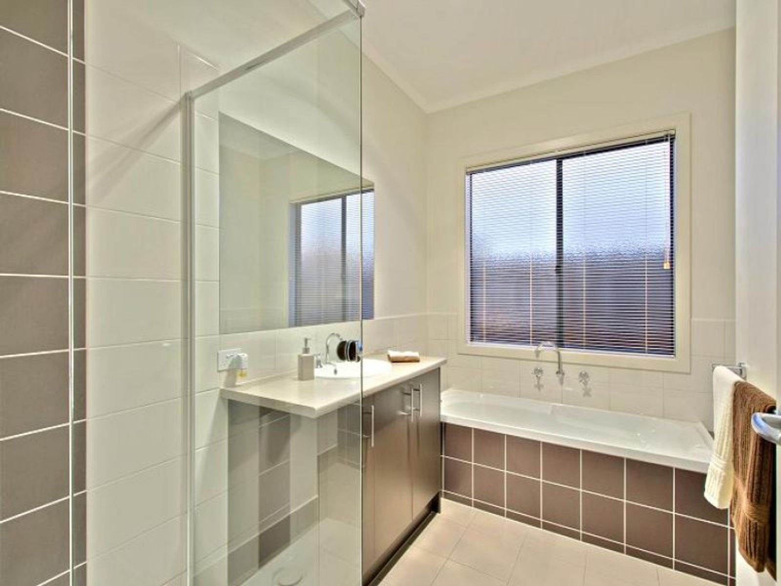 2/6 Centenary Court, Keysborough, VIC 3173, Keysborough - Thumbnail 3