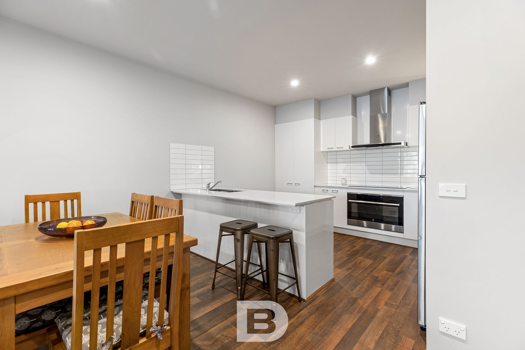 3 1 Brooke St Woodend   WM 6