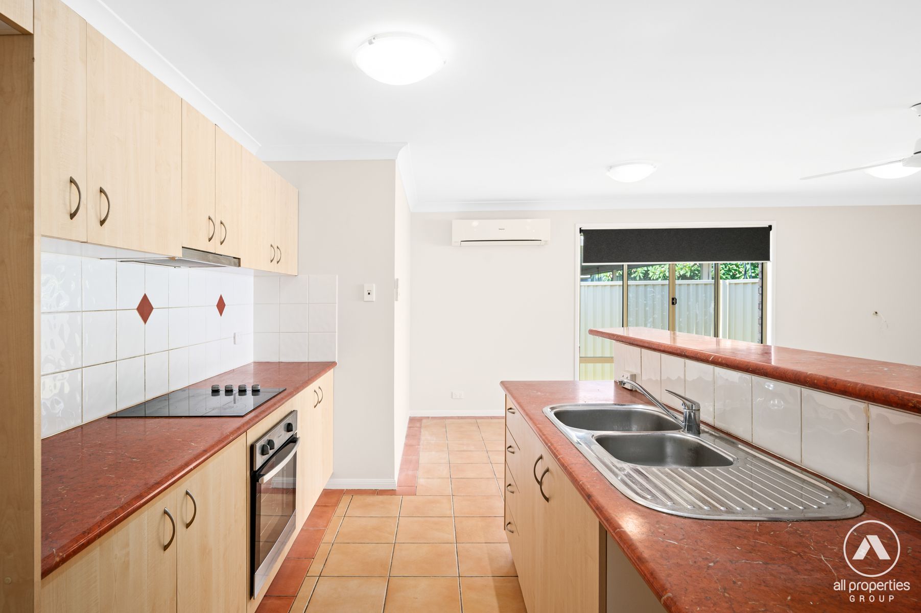 16 Felix Court, Crestmead QLD 4132, Crestmead - Thumbnail 2