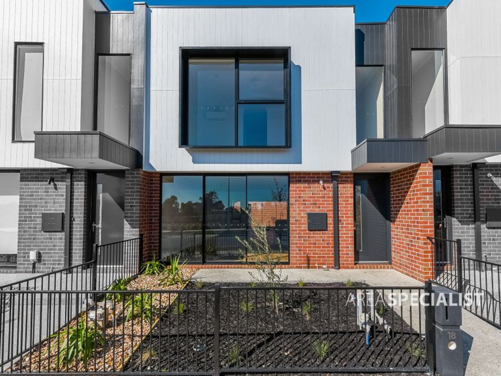 18 Parkdale Drive, Lyndhurst, VIC 3975, Lyndhurst - Thumbnail 2