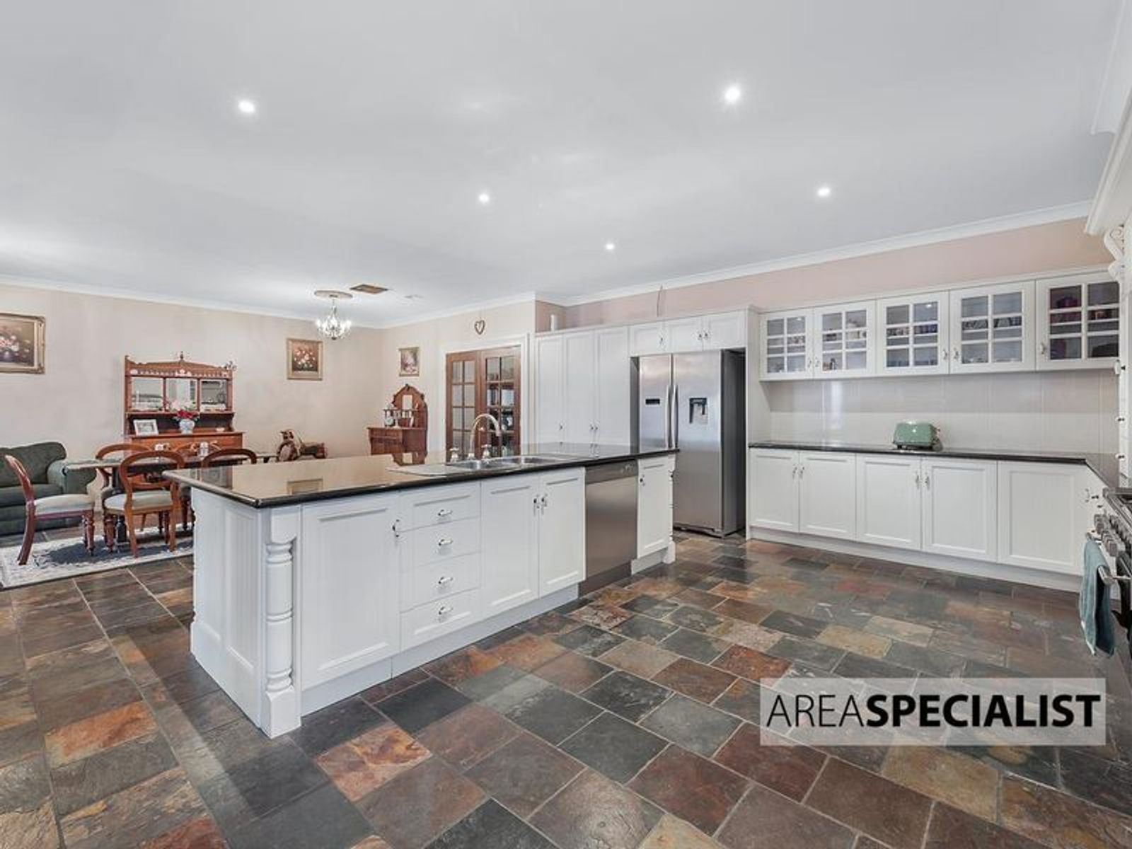 33 Dunferline Crescent, Cranbourne, VIC 3977, Cranbourne - Thumbnail 4