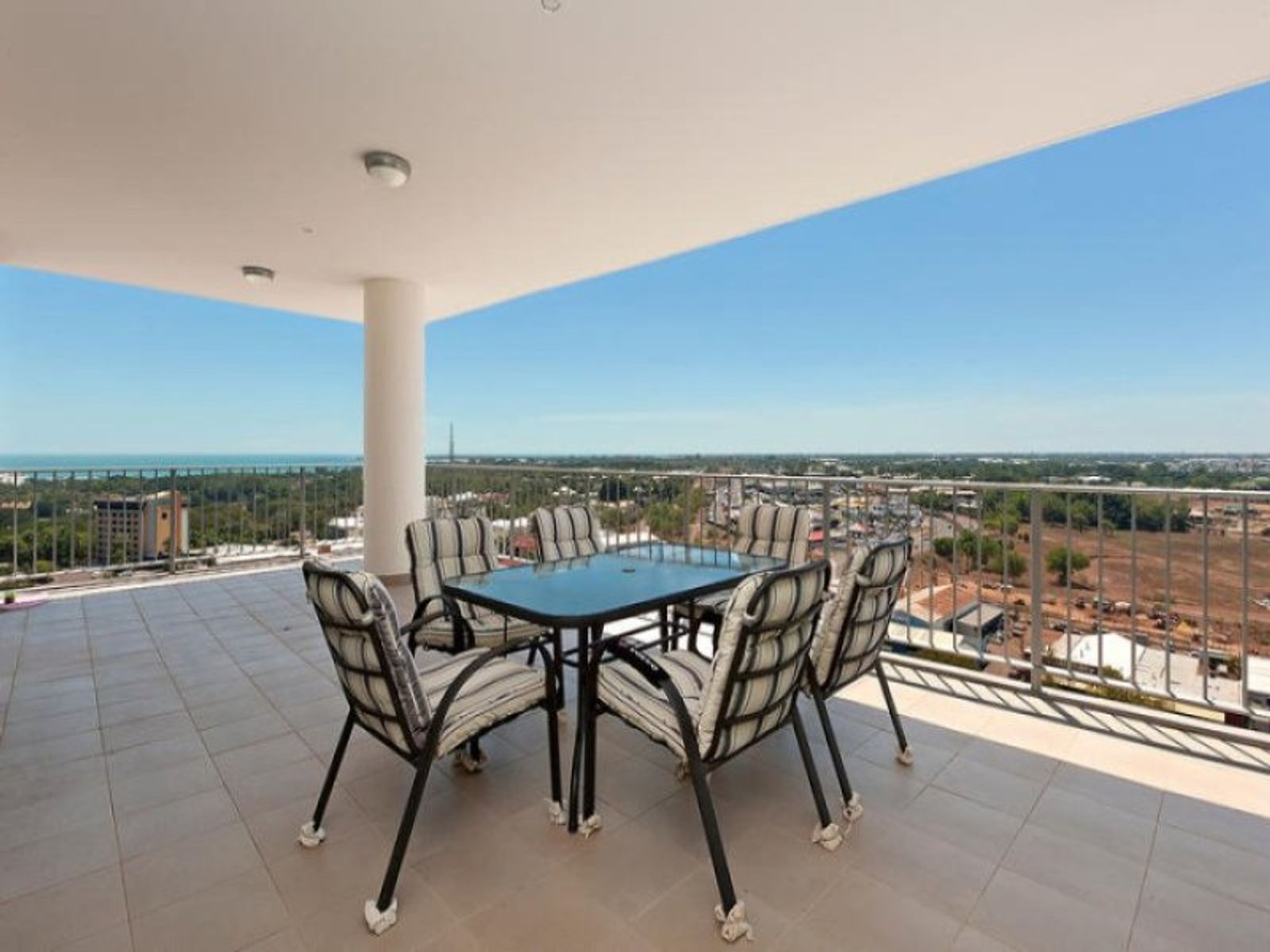 42/96 Woods Street, Darwin City NT 0800, Darwin City - Thumbnail 2