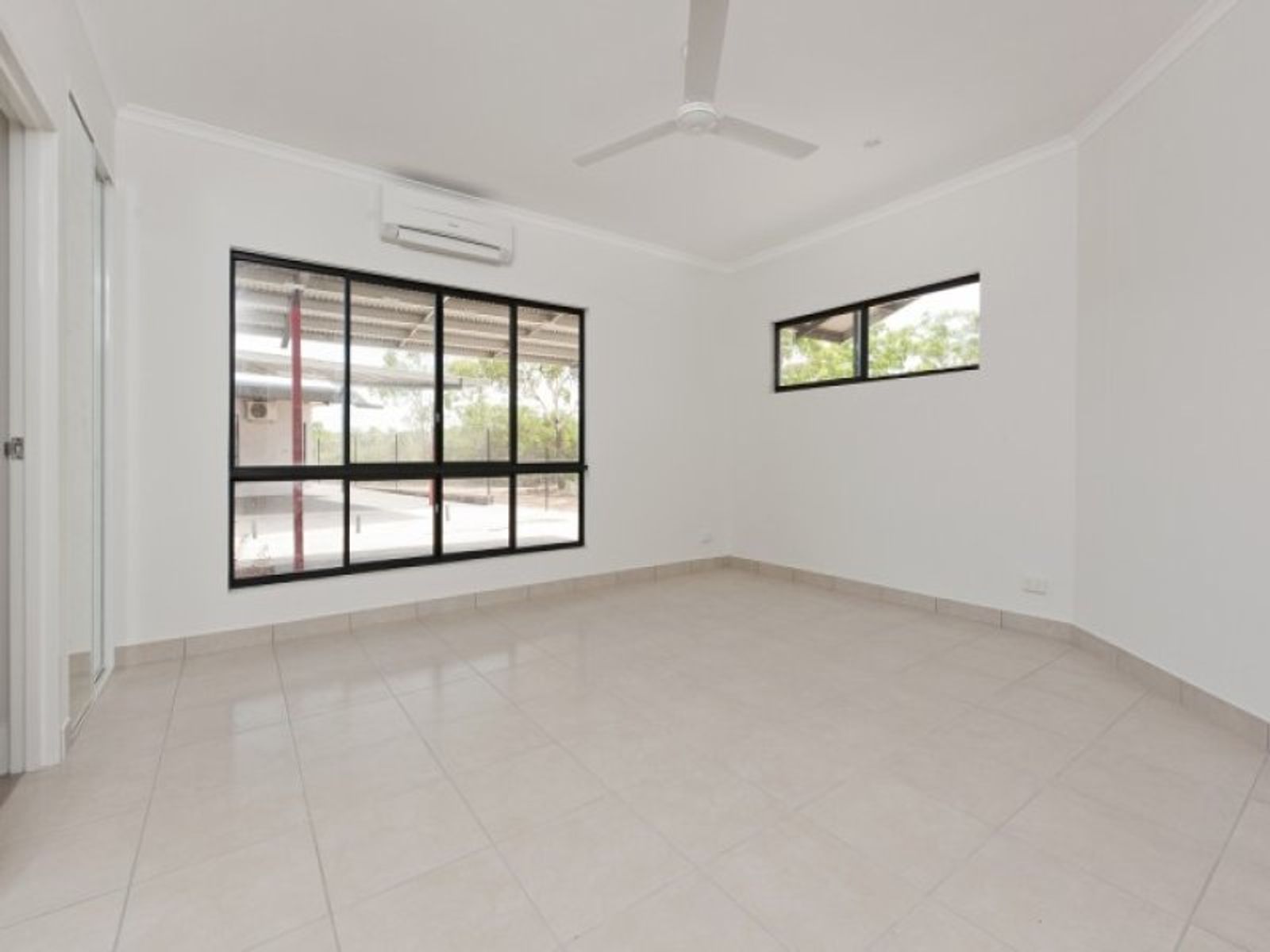 2/14 Duwun Road, Rosebery NT 0832, Rosebery - Thumbnail 2