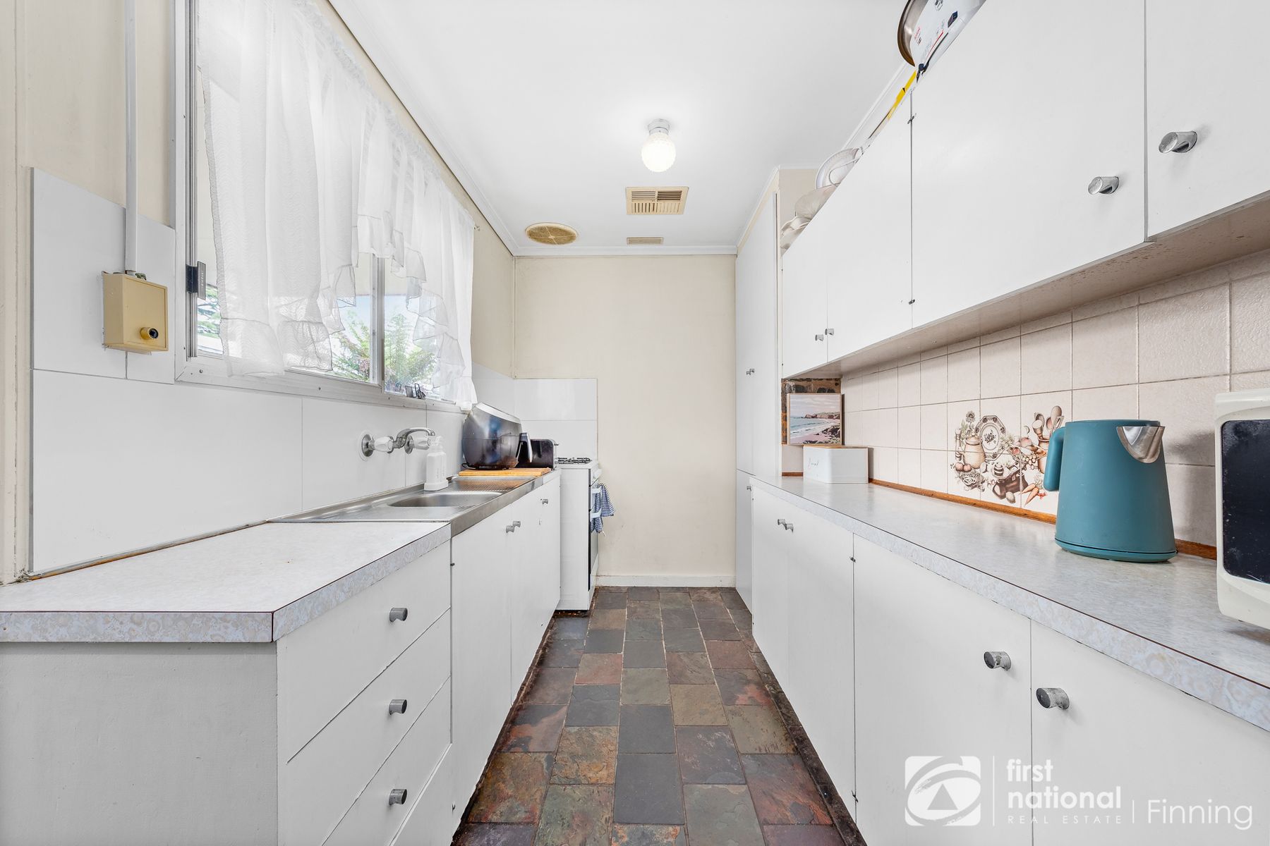 19 Fairbairn Road, Cranbourne VIC 3977, Cranbourne - Thumbnail 6