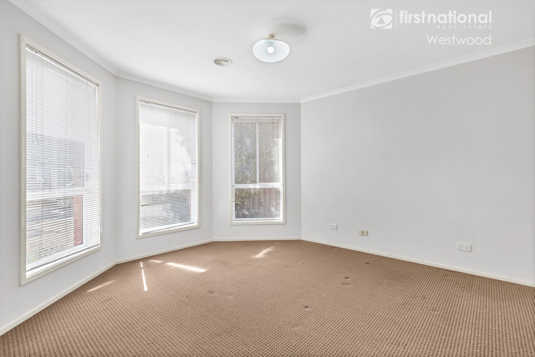 15 Koombahla Court, Werribee VIC 3030, Werribee - Thumbnail 4