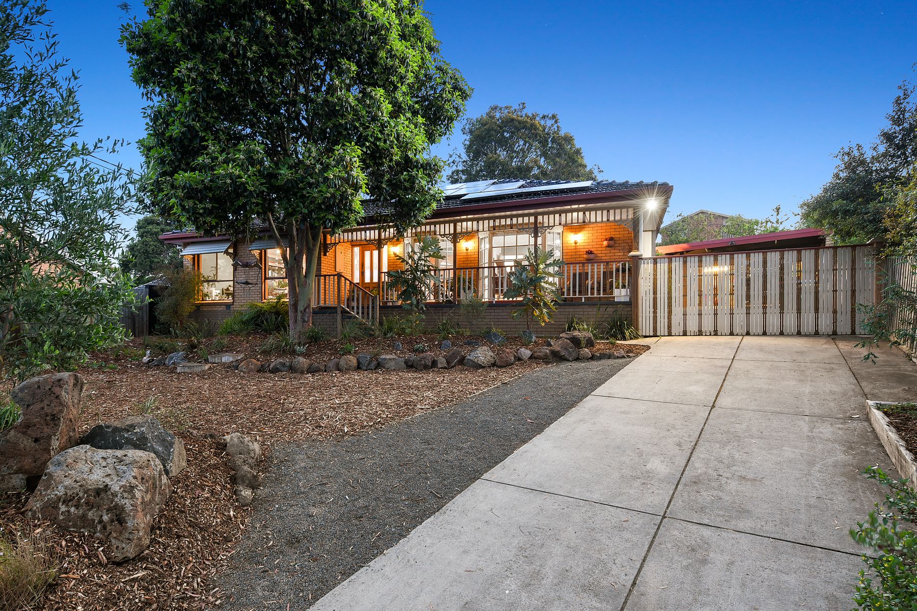 13 Wilhelma Avenue, Bayswater, VIC 3153, Bayswater - Thumbnail 2