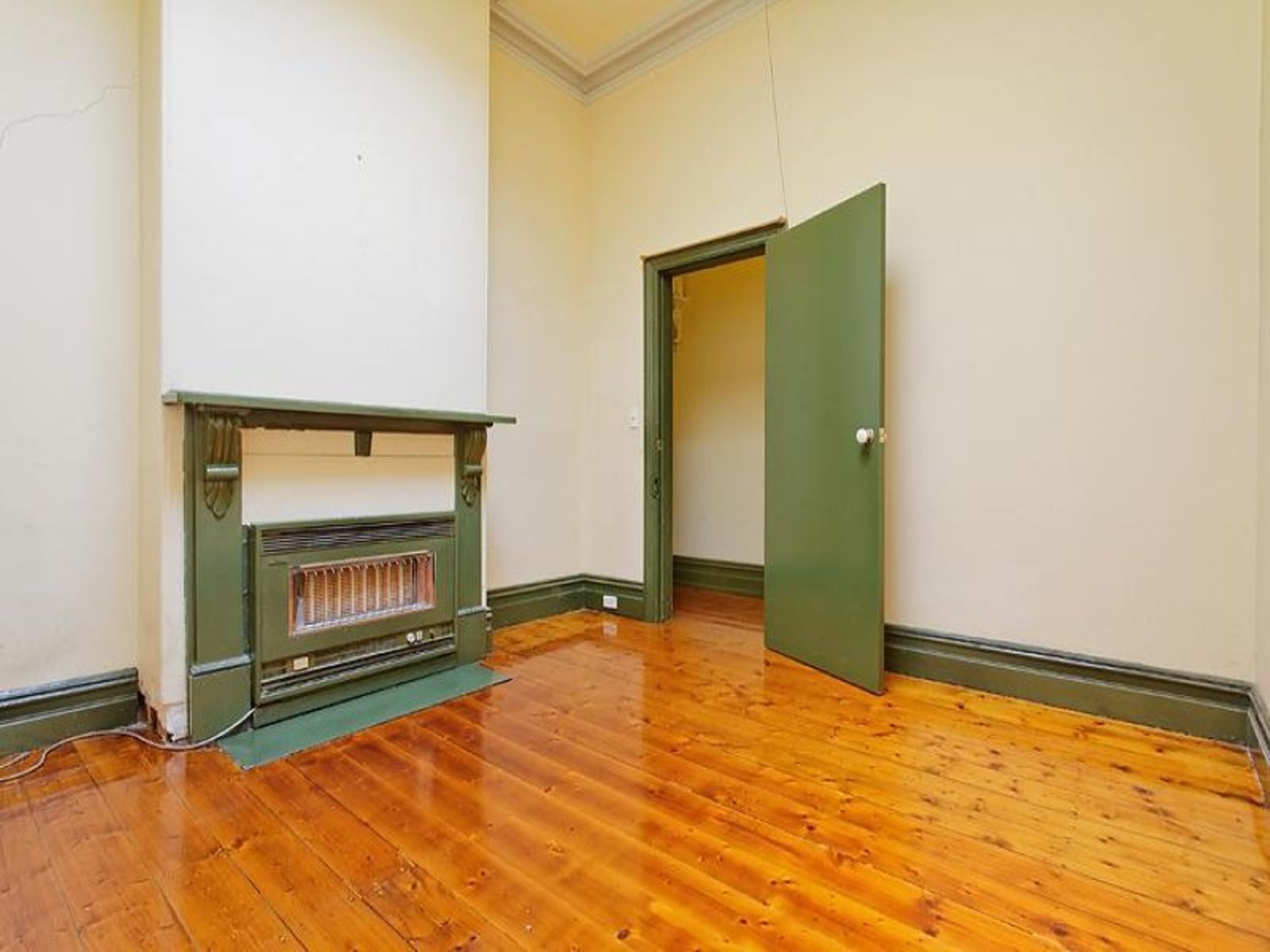 176 Boundary Road, North Melbourne - Thumbnail 4