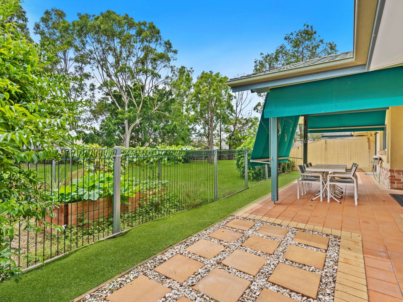 022 Open2view ID860313  P  54 12 Tauris Road