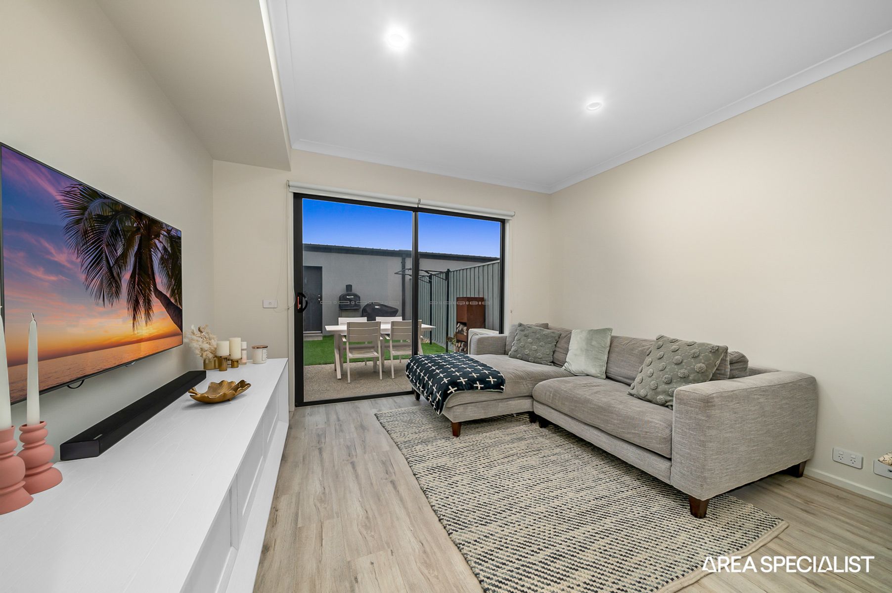 33B Odeon Avenue, Clyde North, VIC 3978, Clyde North - Thumbnail 3