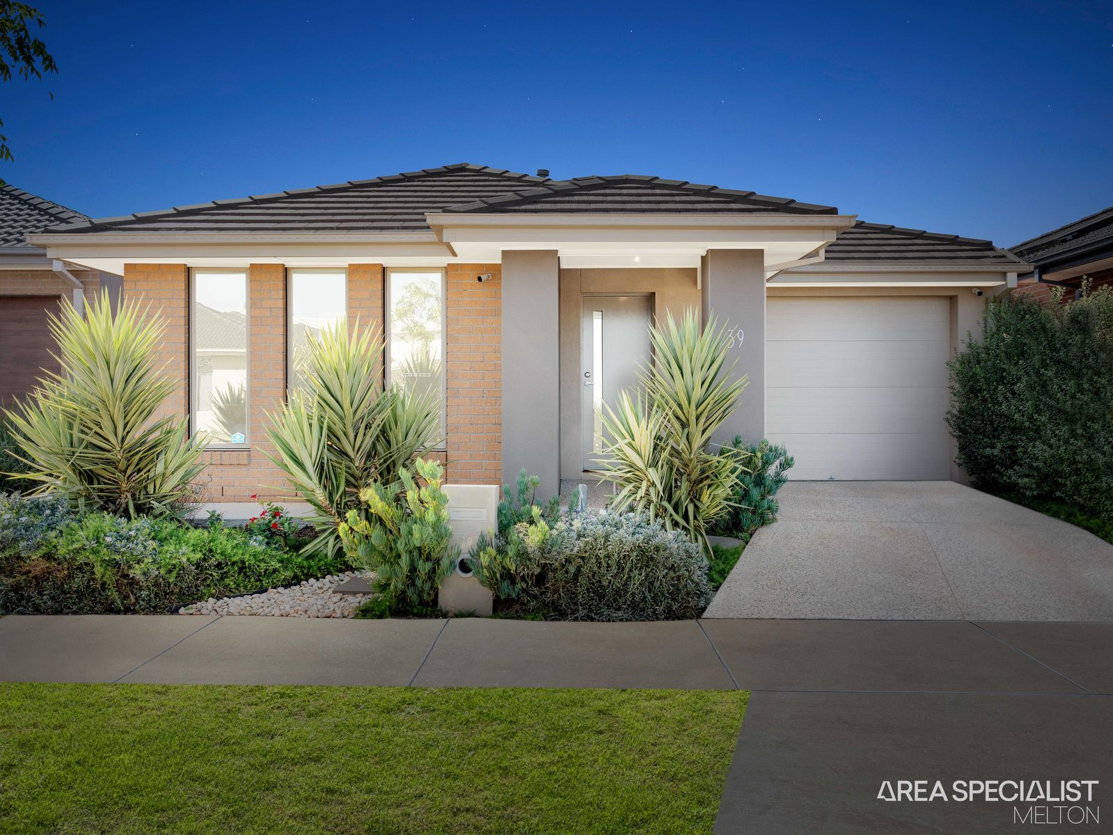 39 Maya Avenue, Thornhill Park, VIC 3335, Thornhill Park - Thumbnail 2