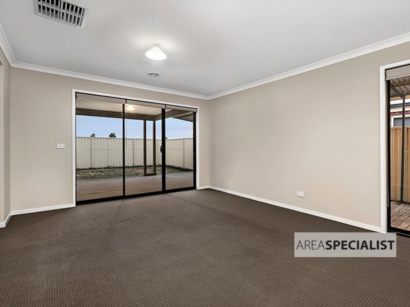 114 Blue Horizons Way, Pakenham, VIC 3810, Pakenham - Thumbnail 4