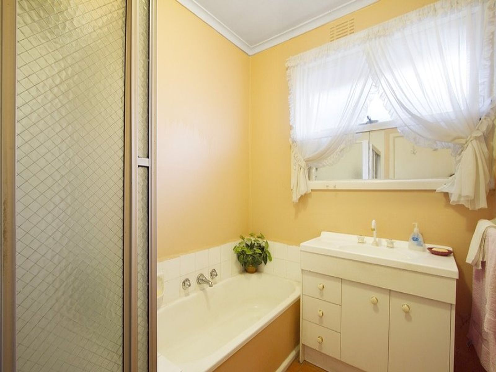40 Emerald Drive, Springvale, VIC 3171, Springvale - Thumbnail 7