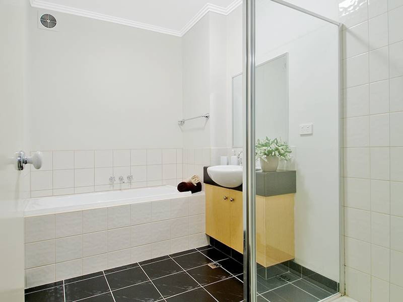49/2 Newmarket Way, Flemington - Thumbnail 8