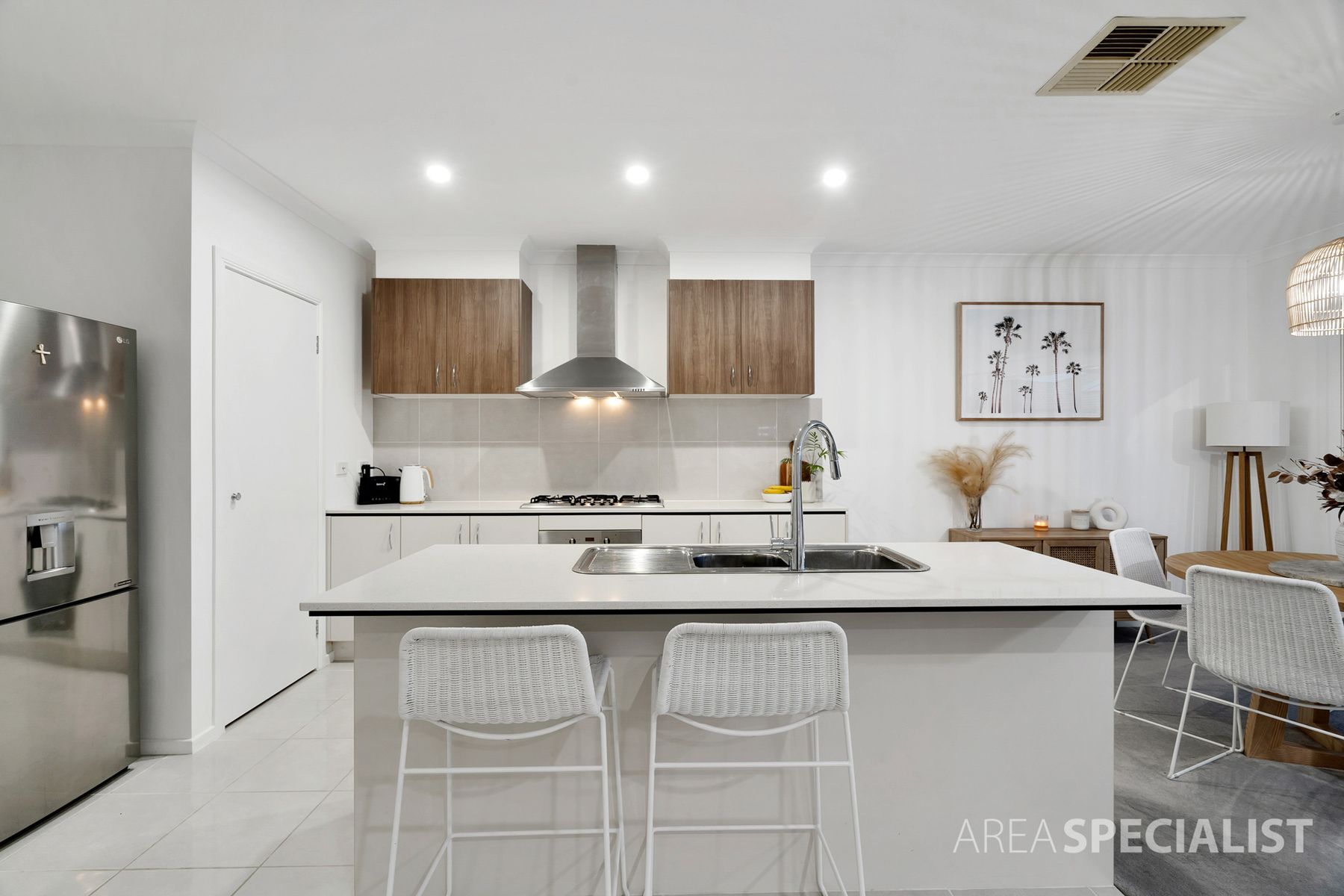 3 Camolina Way, Clyde North, VIC 3978, Clyde North - Thumbnail 4
