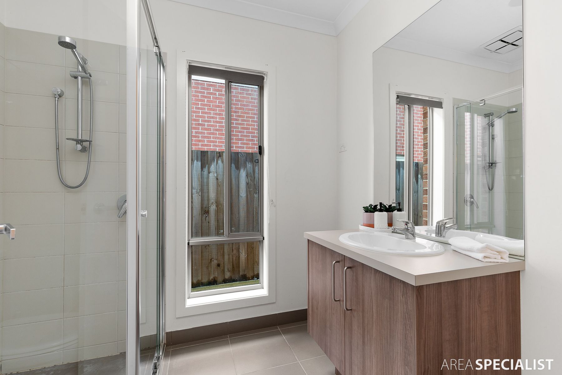 6 Oberon Street, Point Cook, VIC 3030, Point Cook - Thumbnail 4