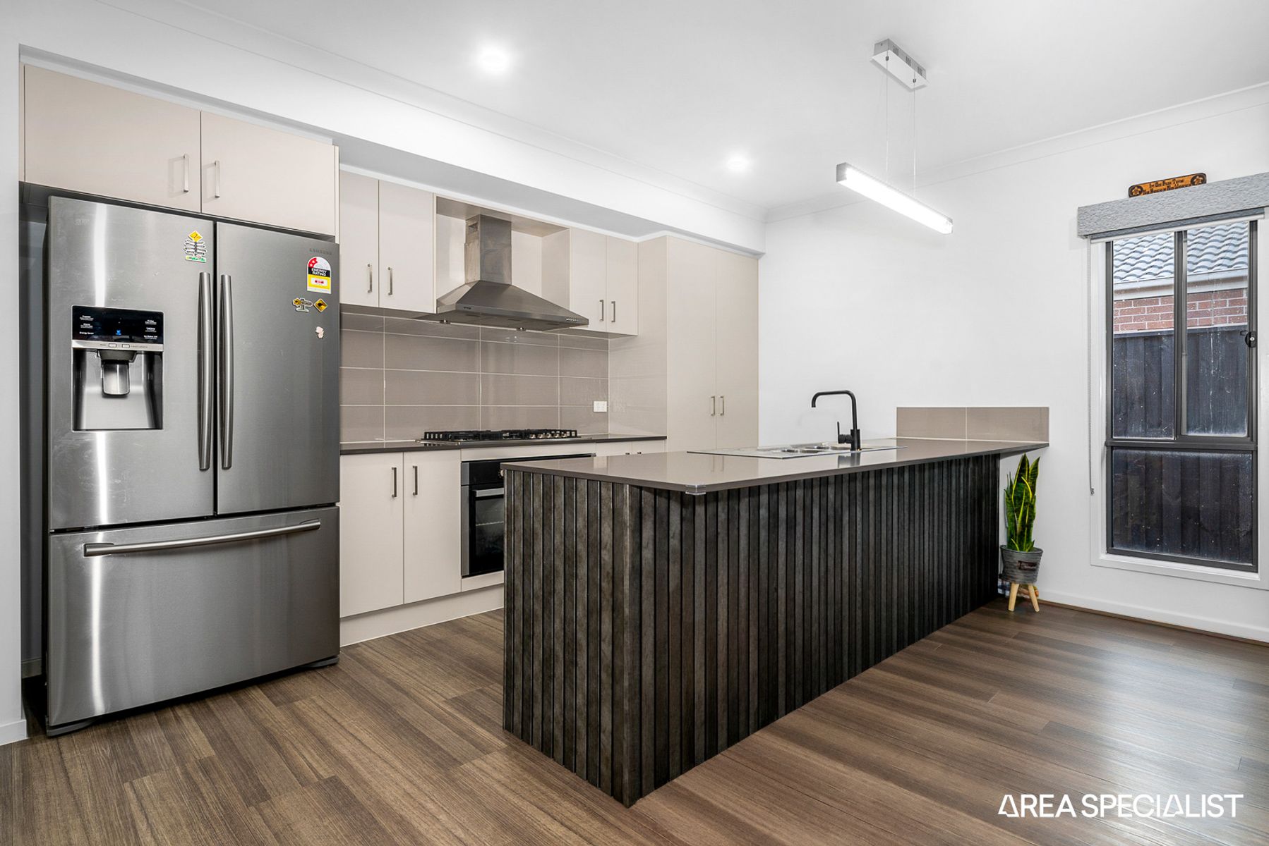 48 Ezra Street, Cranbourne East, VIC 3977, Cranbourne East - Thumbnail 4