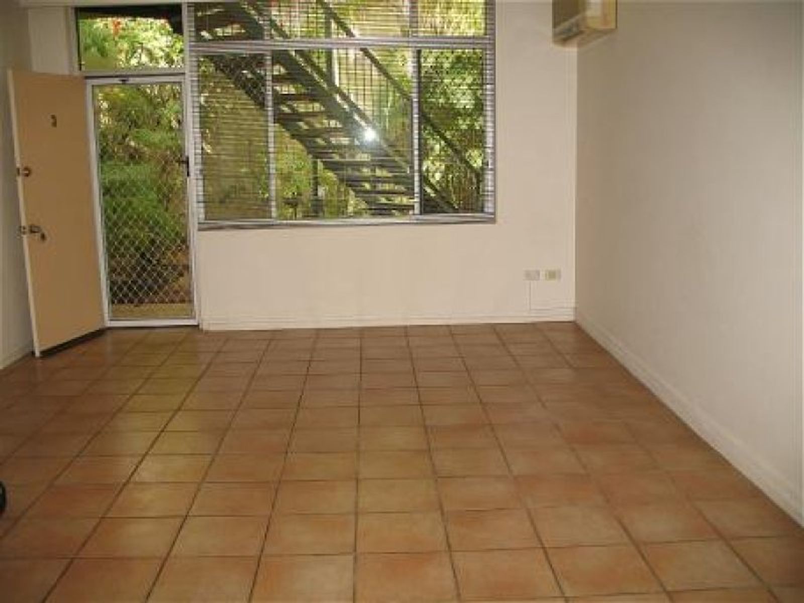 3/2 Philip Street, Fannie Bay NT 0820, Fannie Bay - Thumbnail 2