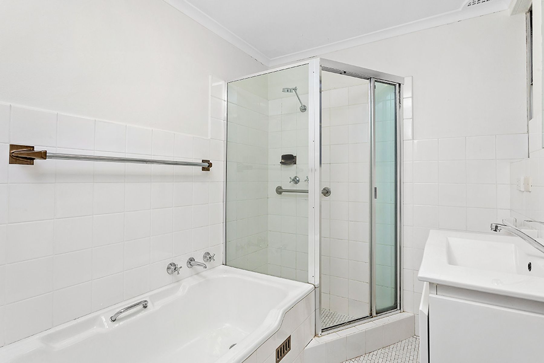 3/2 Maclaurin Parade, Roseville NSW 2069, Roseville - Thumbnail 2