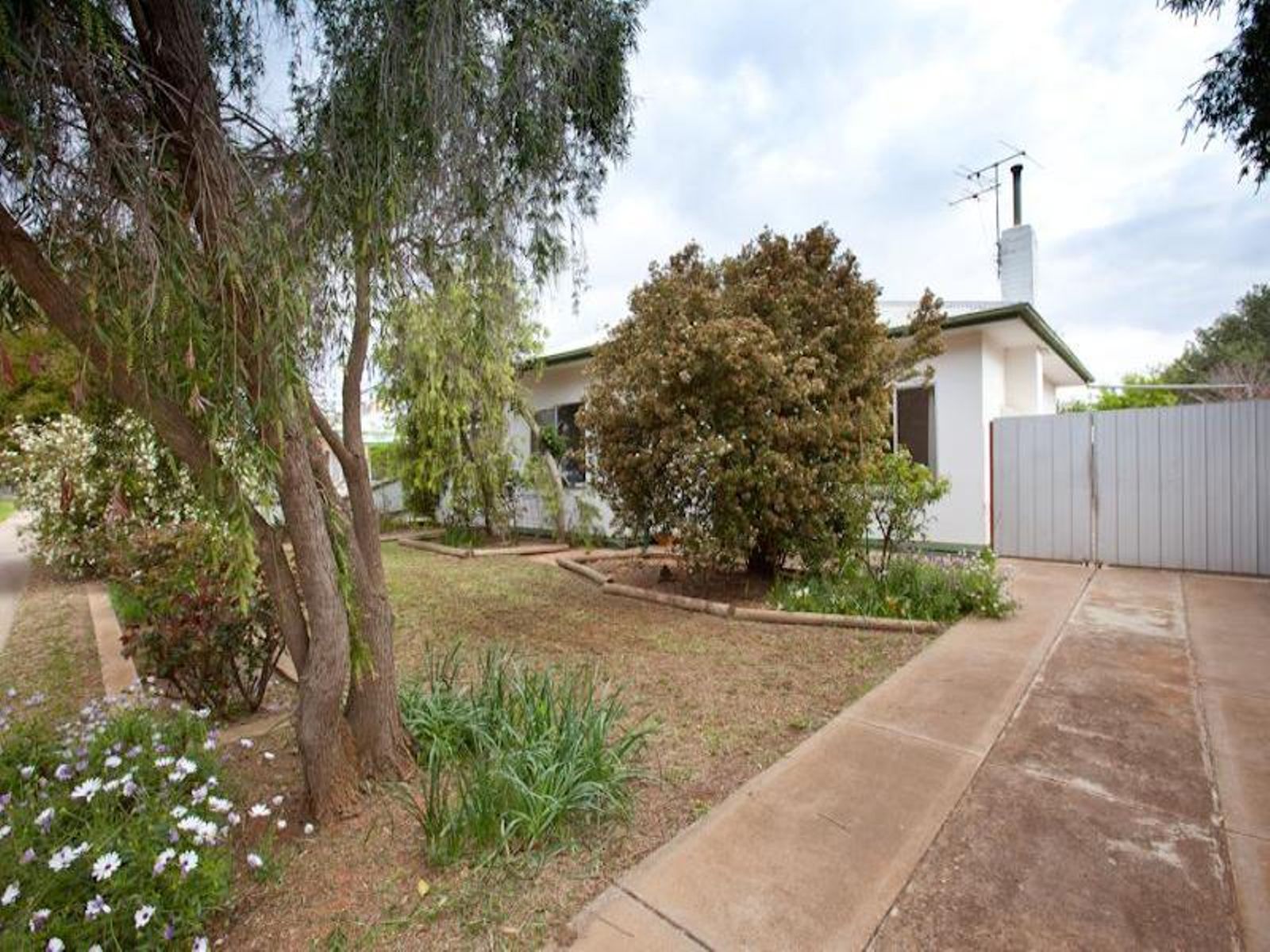 101 Pasadena Grove, Mildura - Image 1