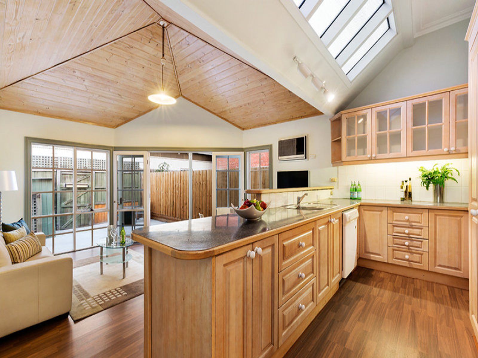 95 Barnett Street, Kensington - Thumbnail 3