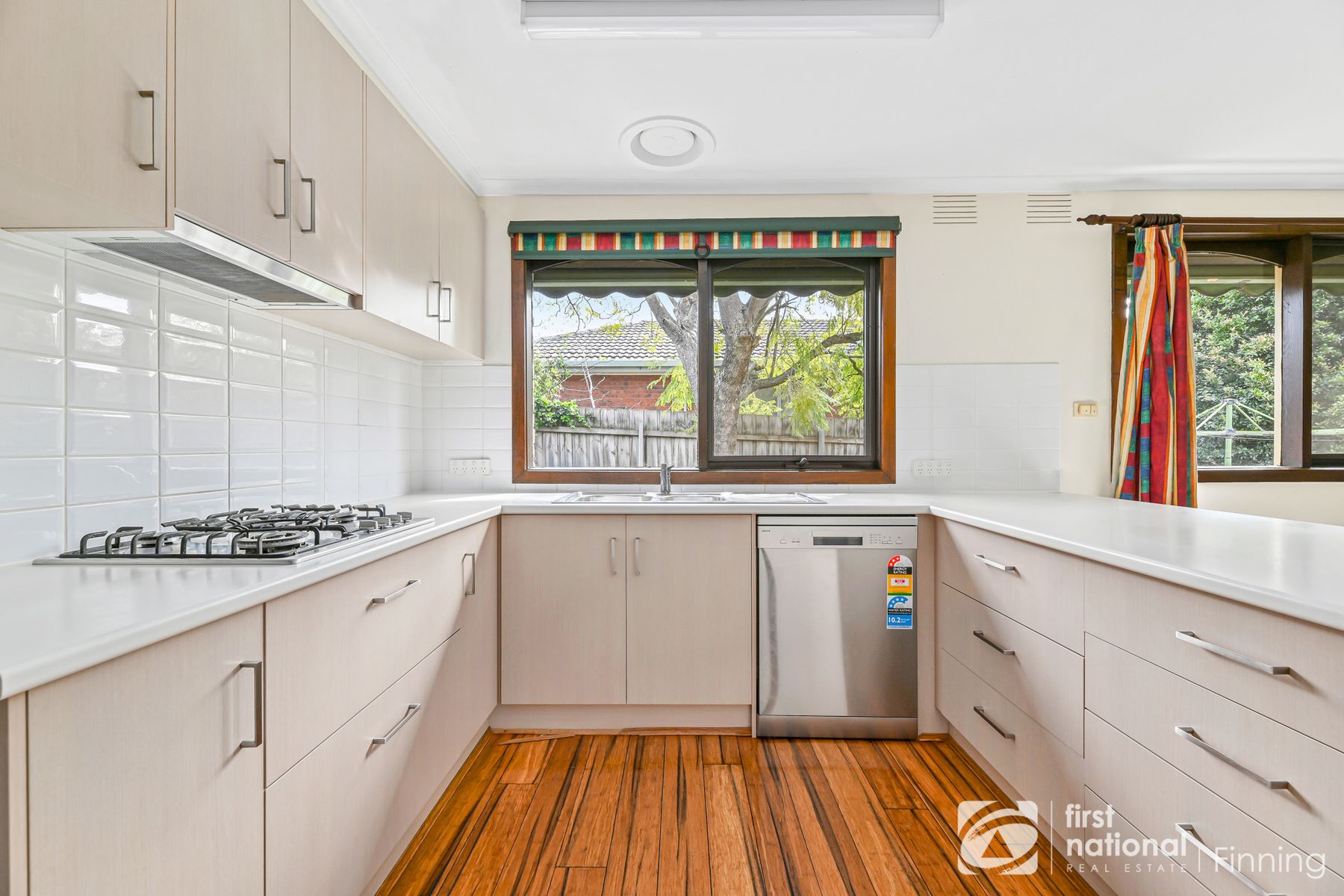 25 Baystone Drive, Cranbourne VIC 3977, Cranbourne - Thumbnail 4