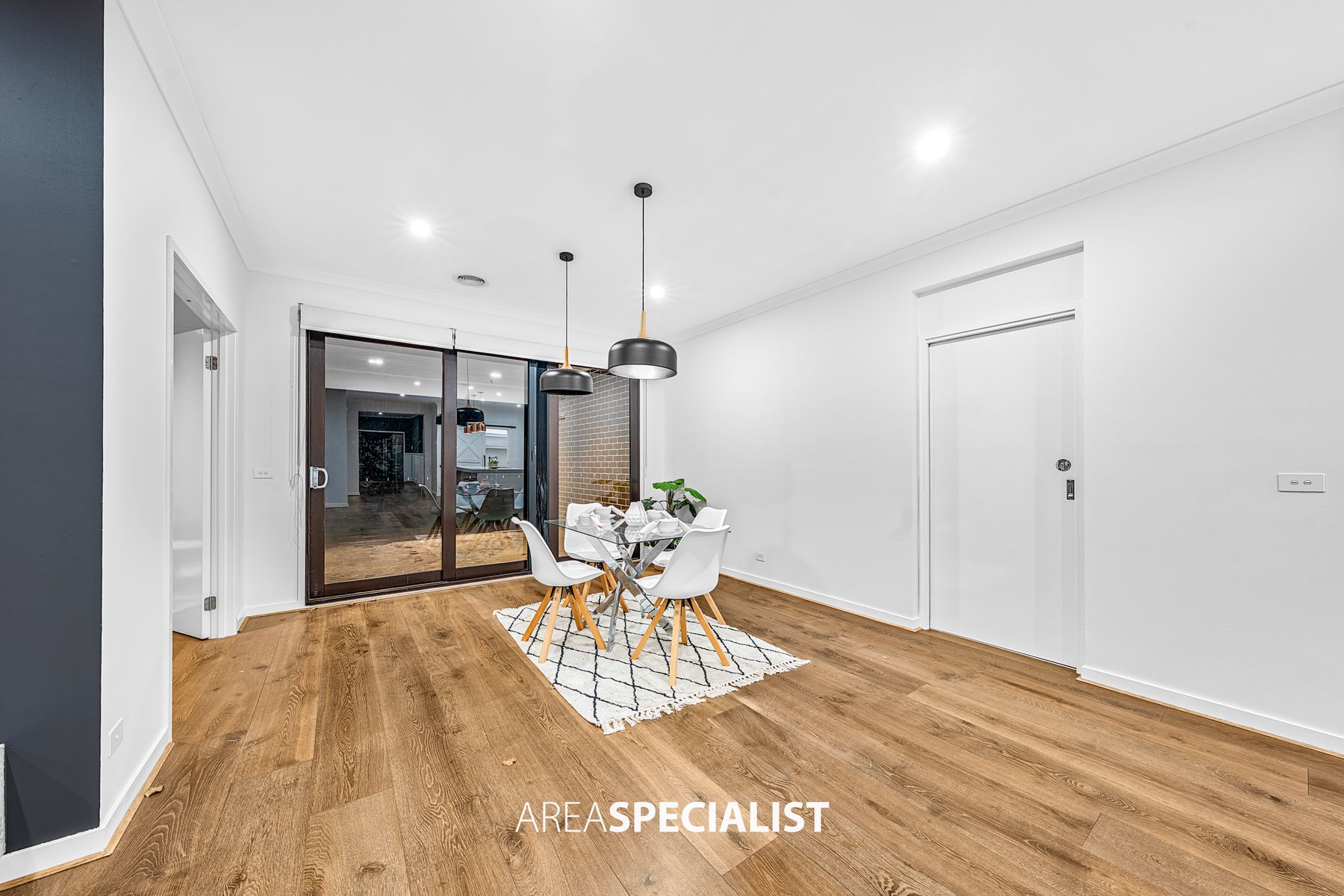 24 Lothbury Drive, Clyde North, Clyde North - Thumbnail 7