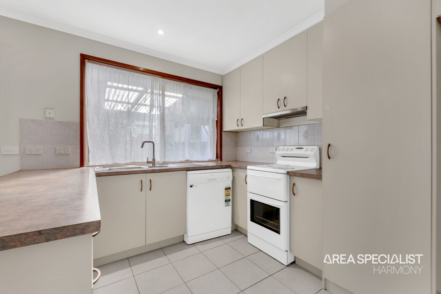 44 Mockridge Avenue, Burnside, VIC 3023, Burnside - Thumbnail 5