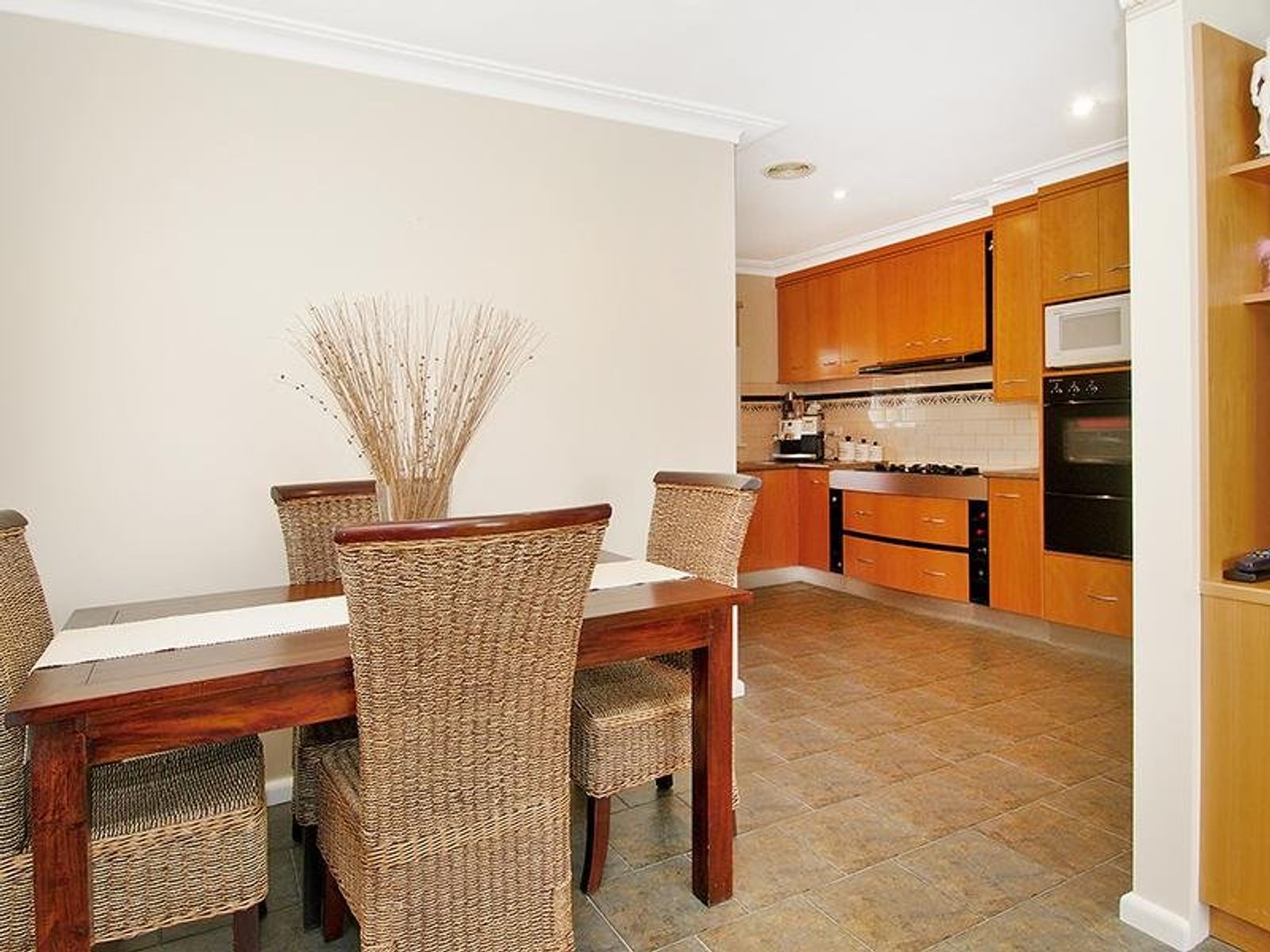 93 East Street, Hadfield - Thumbnail 6