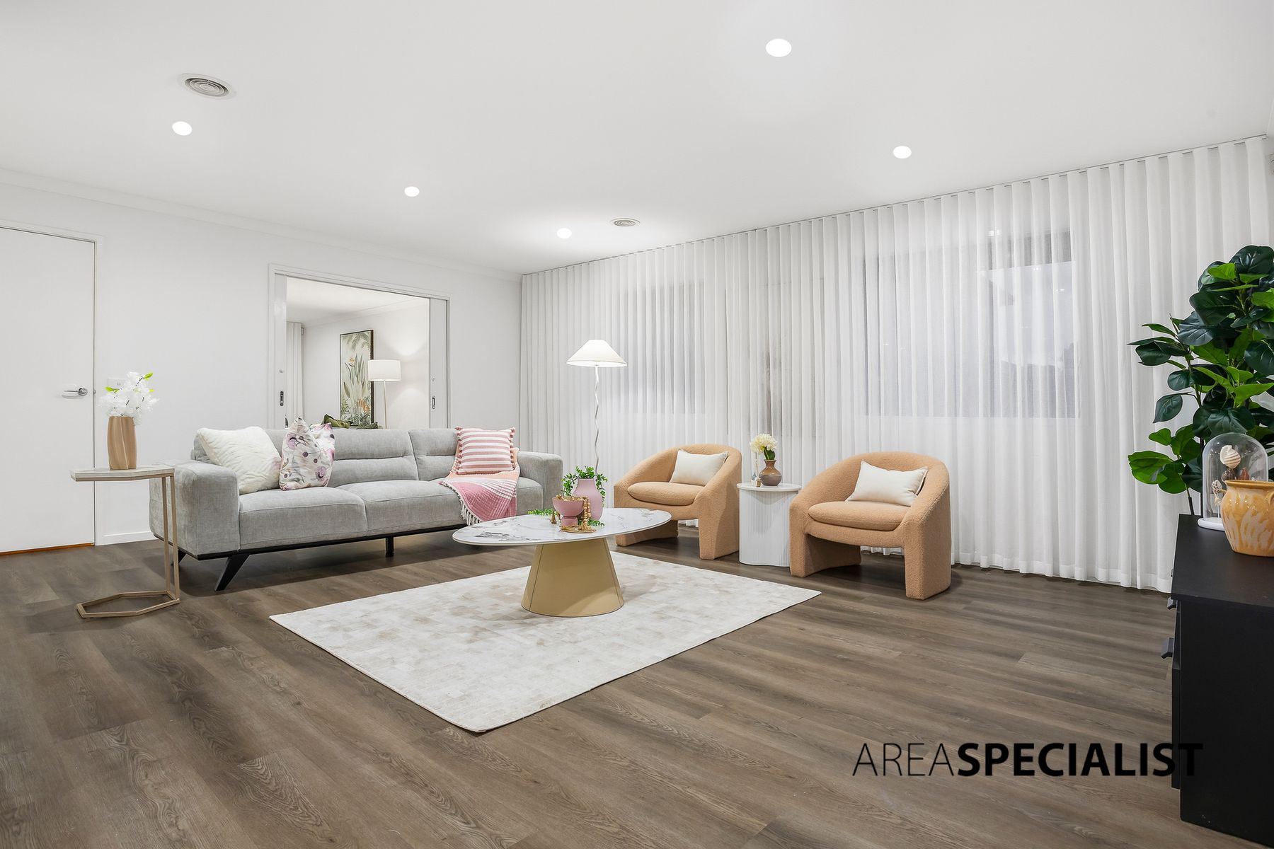 22 Waltzing Drive, Lynbrook, Lynbrook - Thumbnail 8