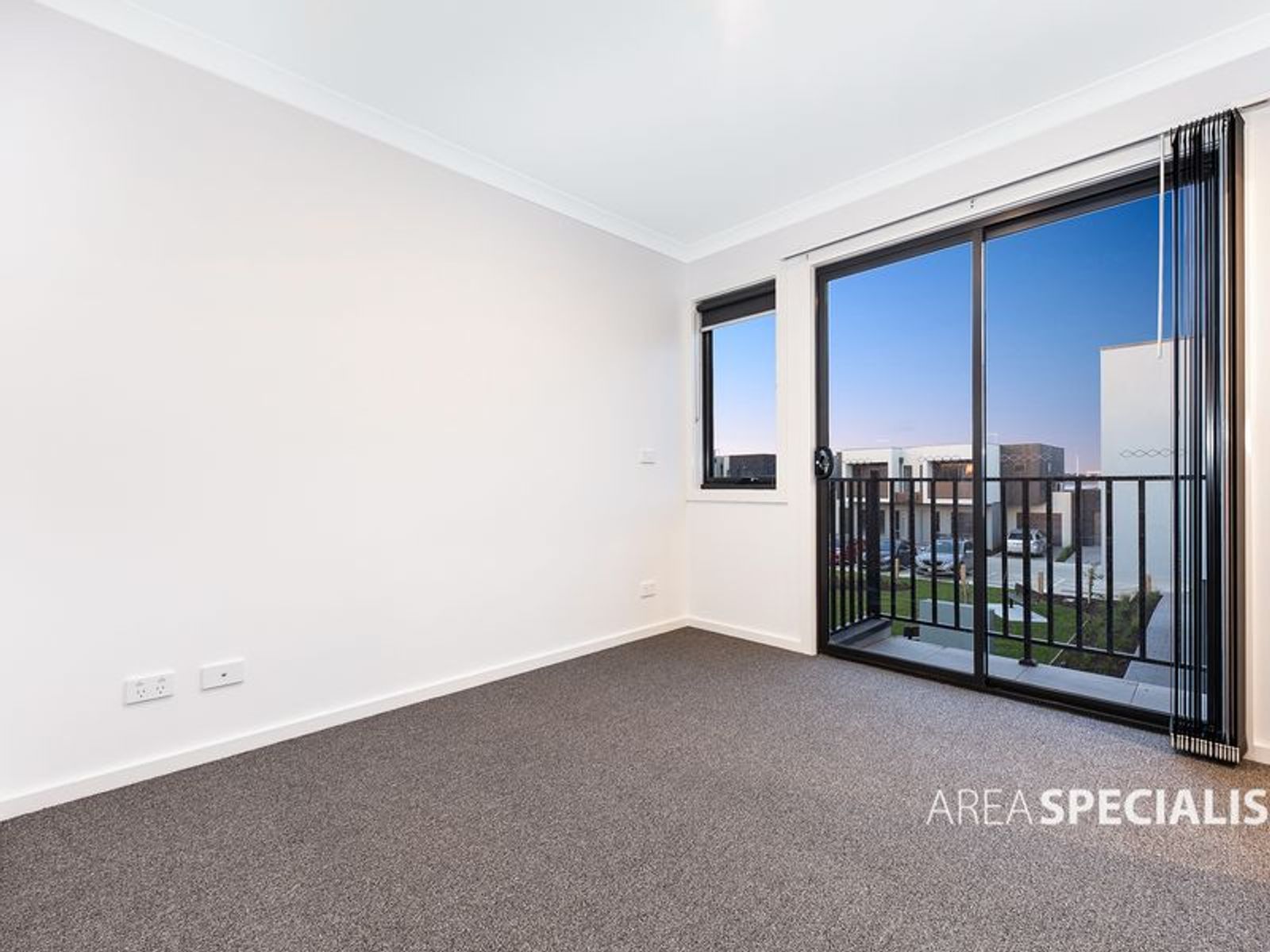 8 Cassius Cct, Cranbourne North, VIC 3977, Cranbourne North - Thumbnail 6