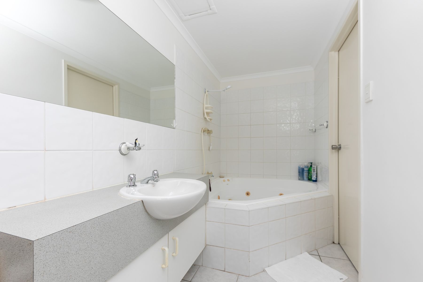 108/21 Cavenagh Street, Darwin City NT 0800, Darwin City - Thumbnail 5