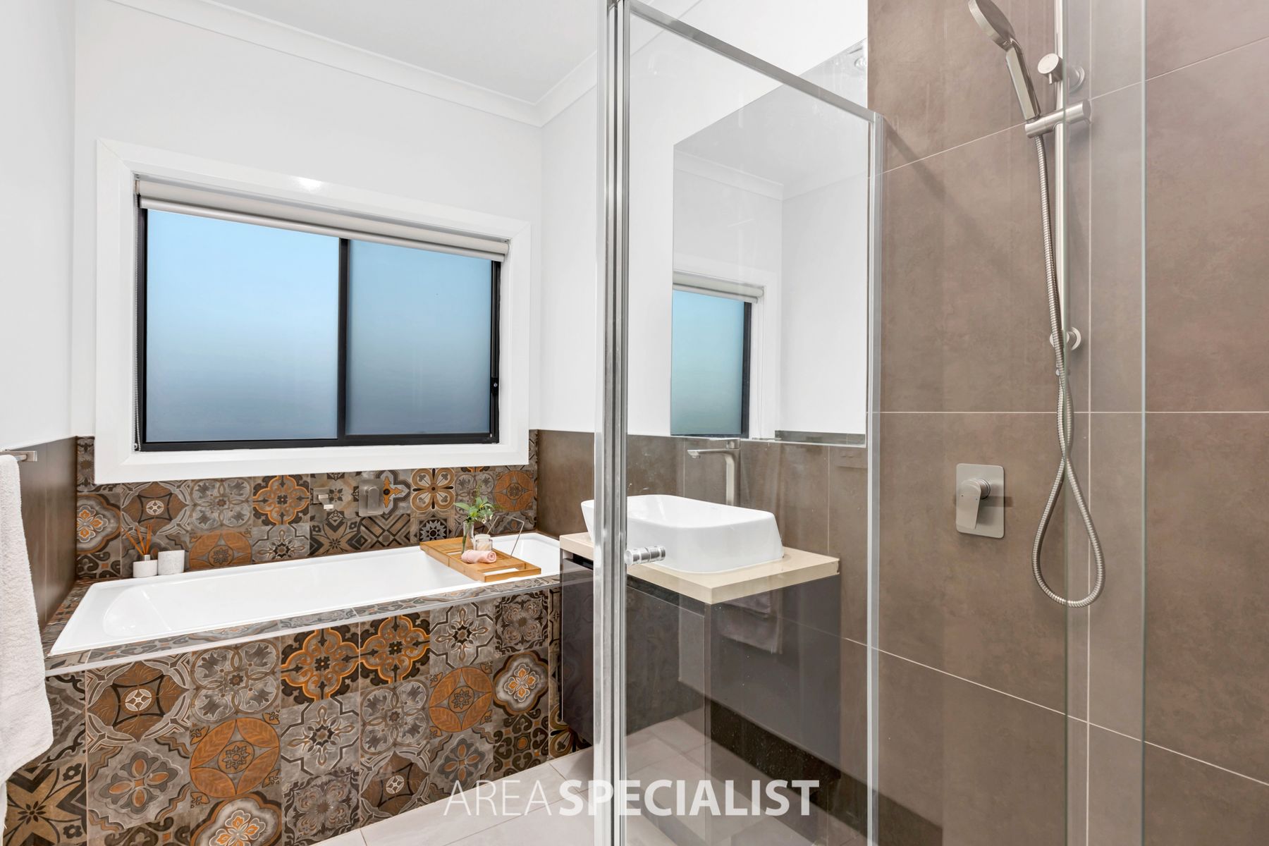 14 Lensing Street, Clyde North, VIC 3978, Clyde North - Thumbnail 7