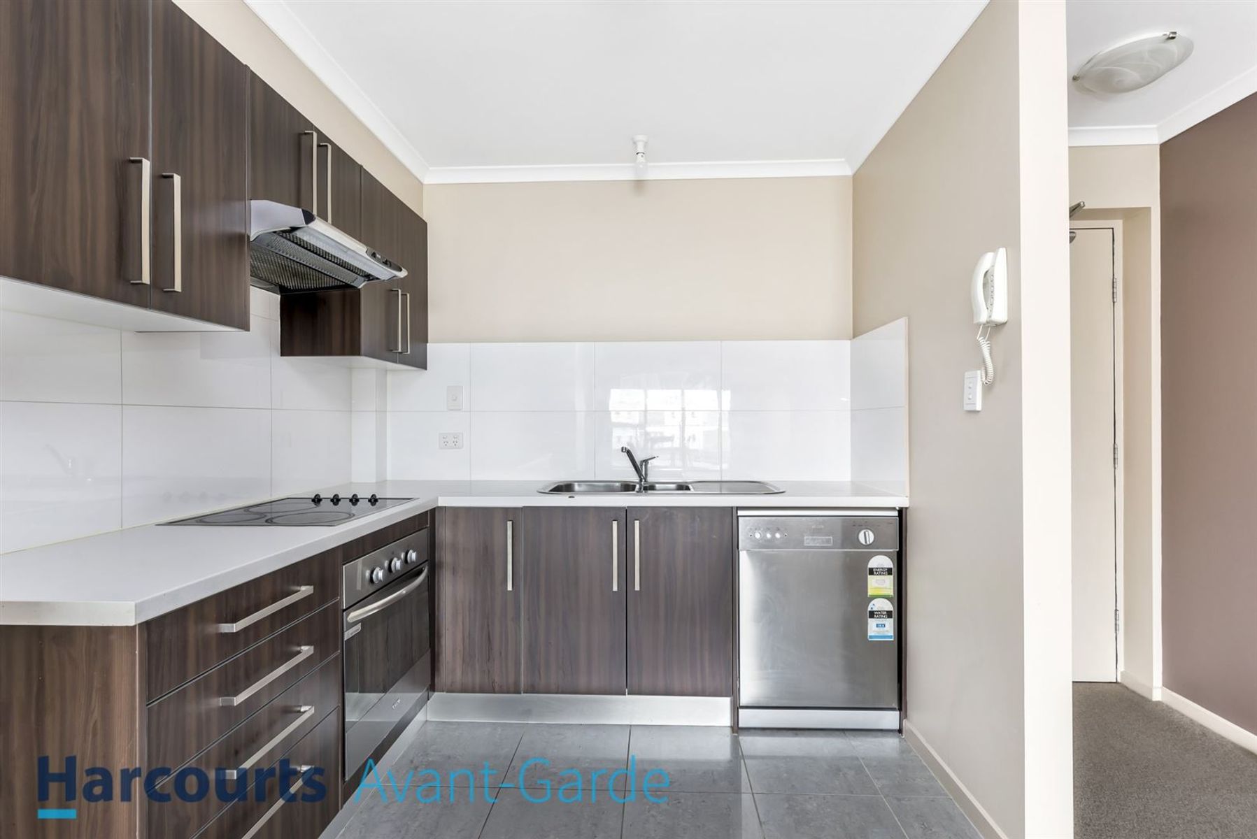31/5, Mawson Lakes - Thumbnail 3
