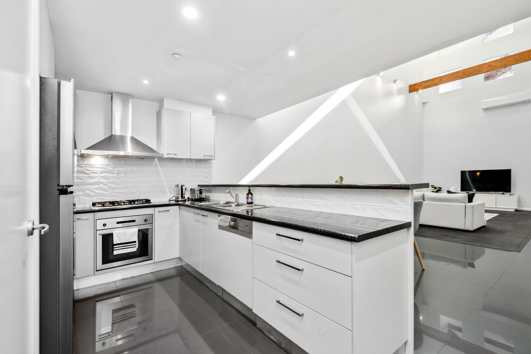 2/9 Acacia Street, Bendigo VIC 3550, Bendigo - Thumbnail 3