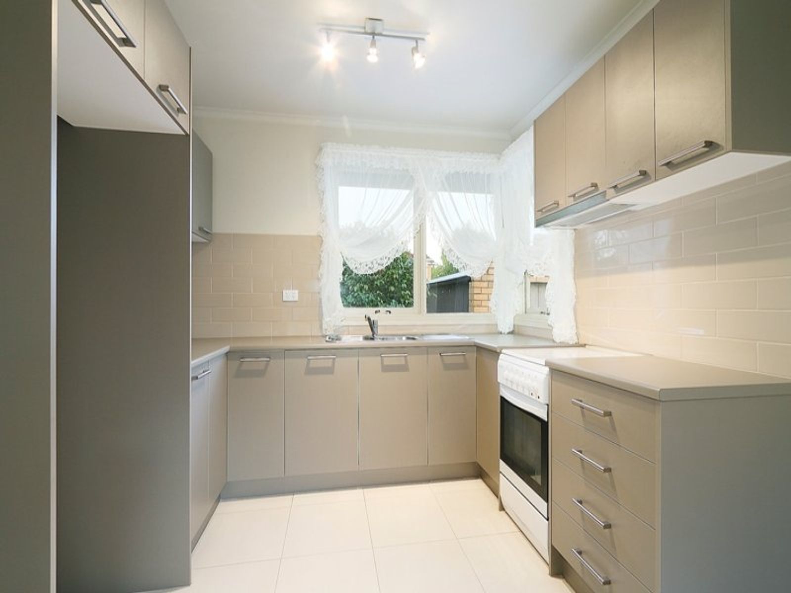 5 Onslow Court, Noble Park, VIC 3174, Noble Park - Thumbnail 2