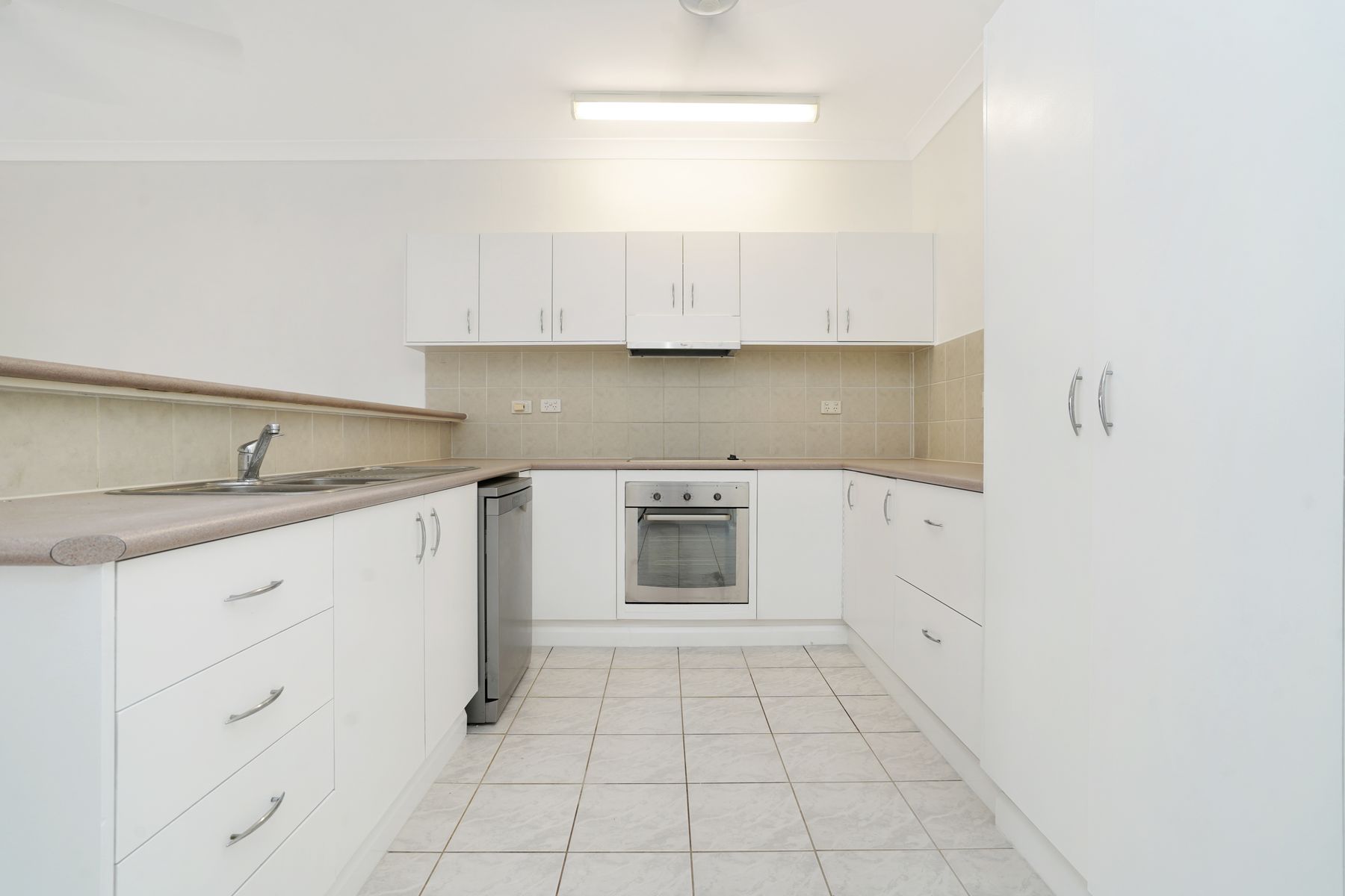 2/51 Stoddart Drive, Bayview NT 0820, Bayview - Thumbnail 2