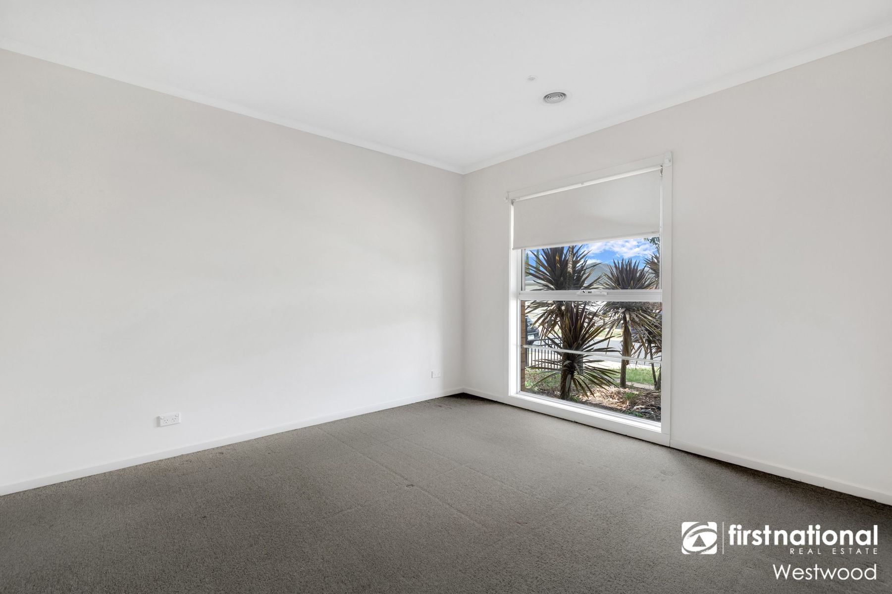 18 Derham Drive, Point Cook VIC 3030, Point Cook - Thumbnail 4