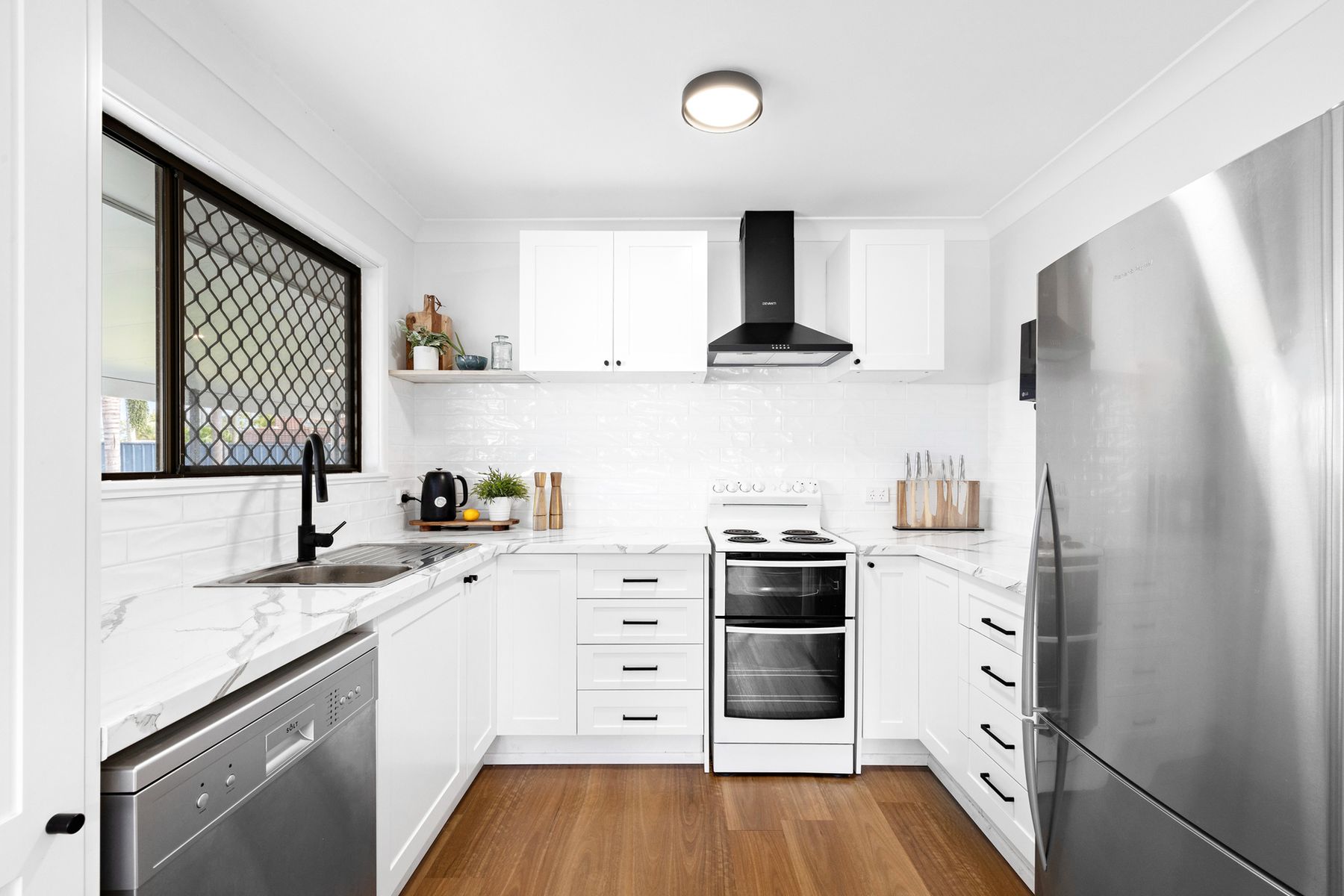17 Mahonia Court, Crestmead QLD 4132, Crestmead - Thumbnail 2