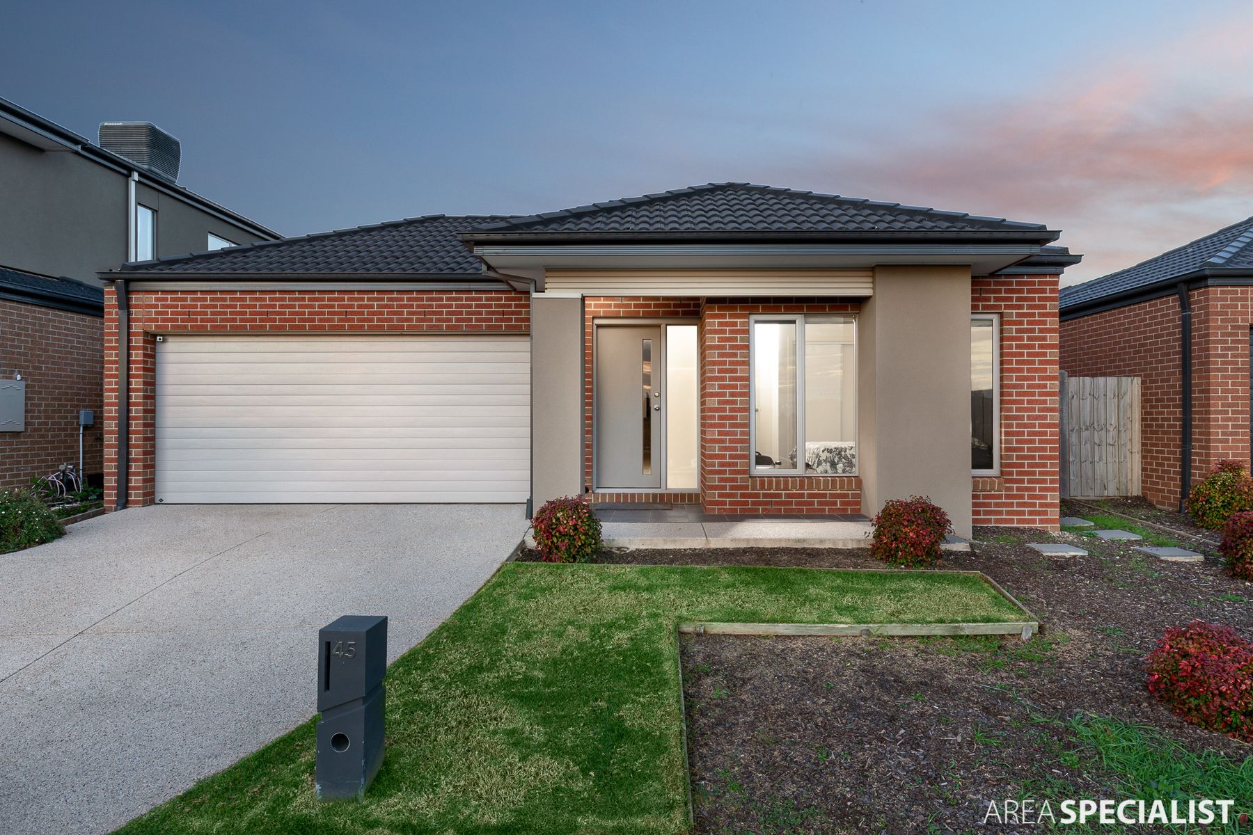 45 Baycrest Drive, Point Cook, VIC 3030, Point Cook - Thumbnail 2