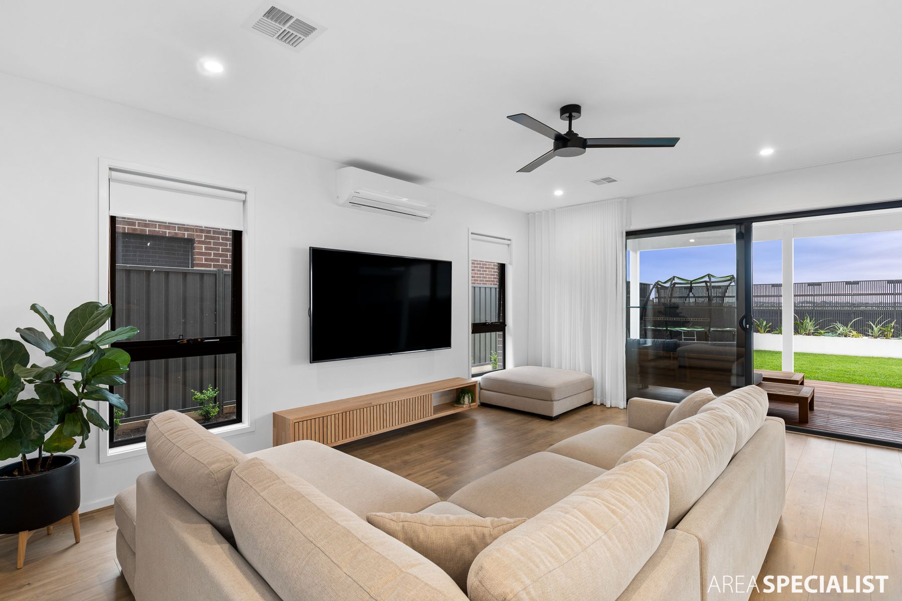 39 Cressy Street, Werribee, VIC 3030, Werribee - Thumbnail 5