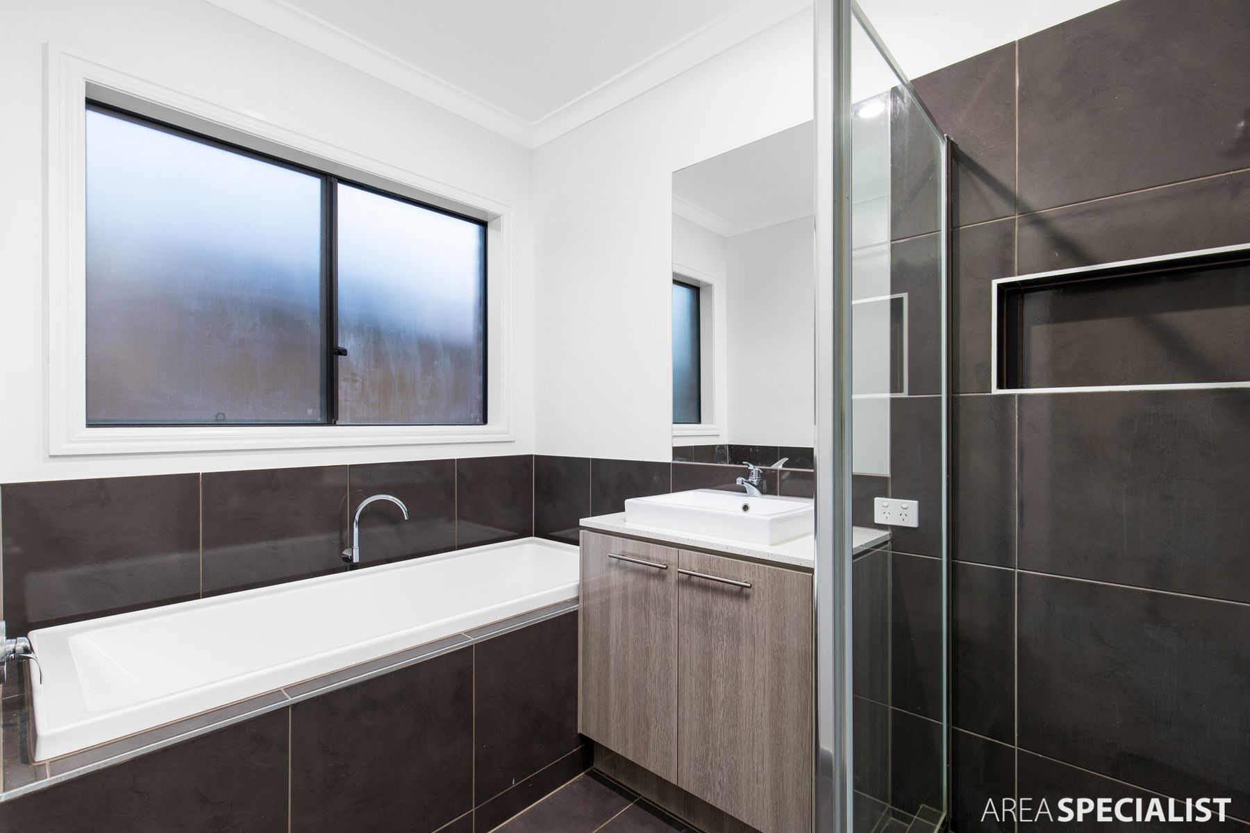 40 Tiverton Terrace, Werribee, VIC 3030, Werribee - Thumbnail 7