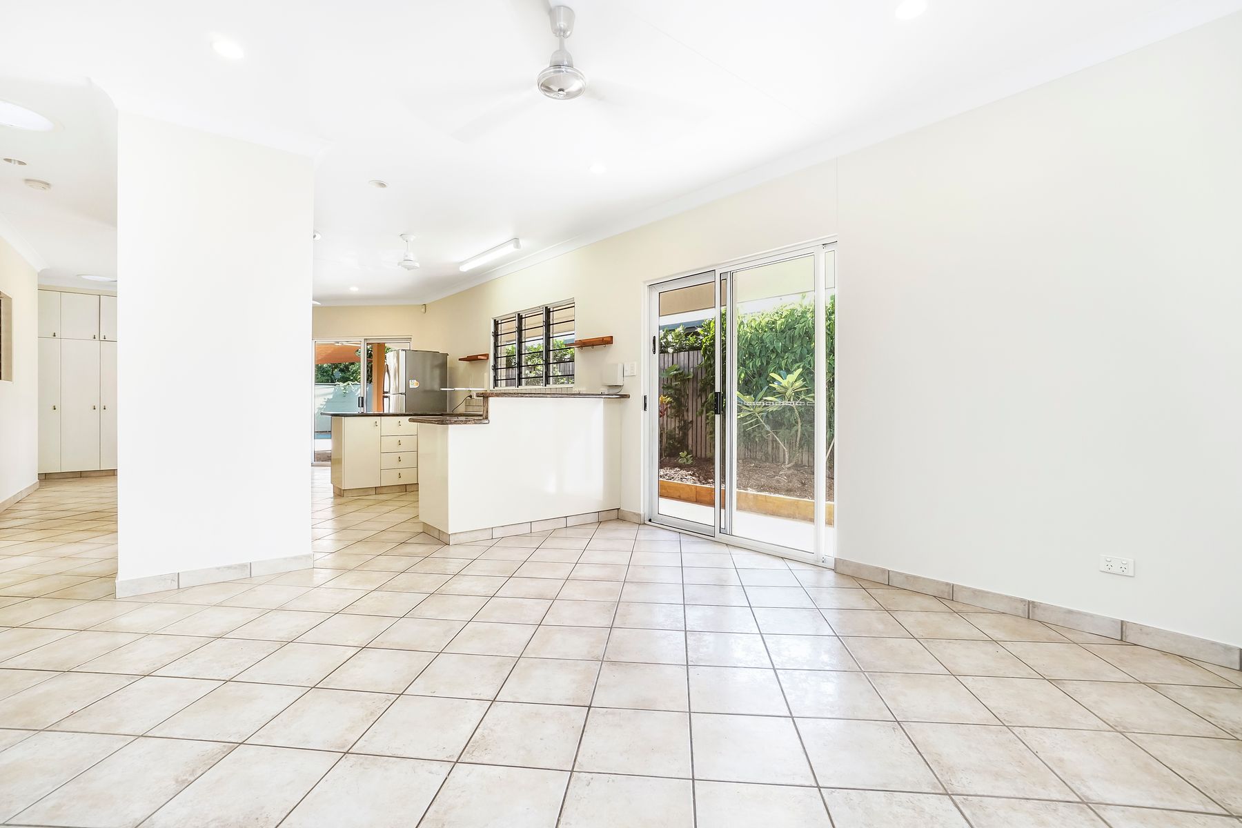 27 Sovereign Circuit, Coconut Grove NT 0810, Coconut Grove - Thumbnail 4