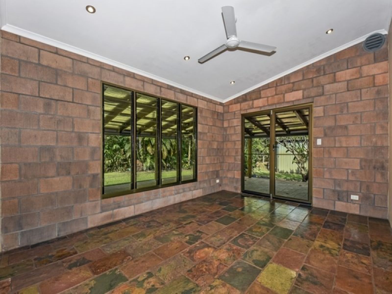 30 Pauline Road, Herbert NT 0836, Herbert - Thumbnail 2